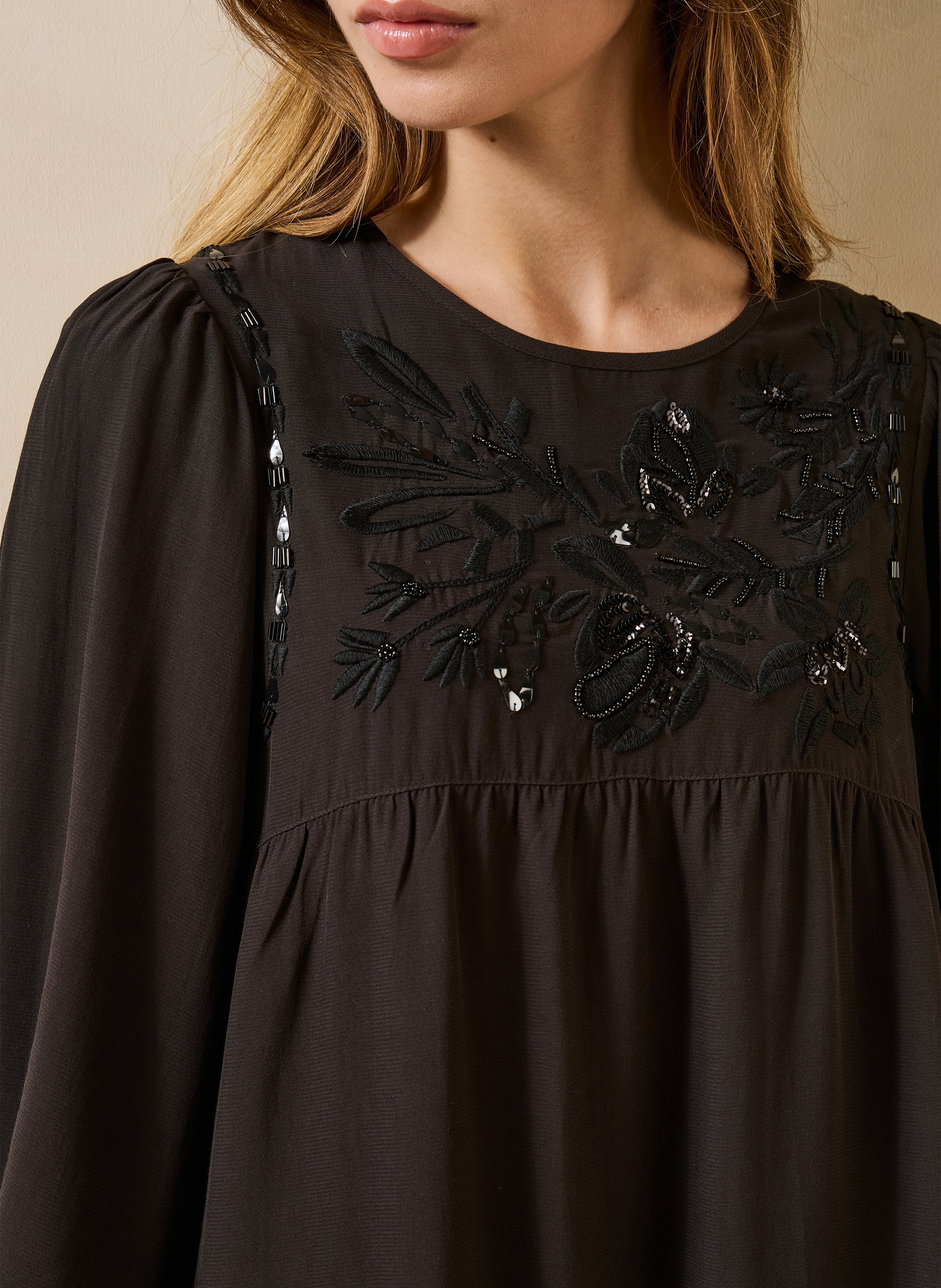 Robe courte ample à broderies LA FEE MARABOUTEE Noir