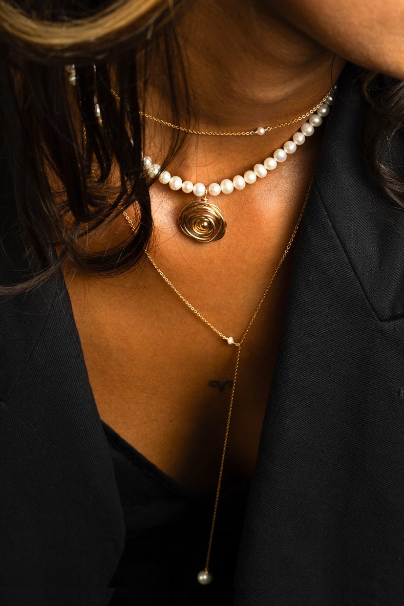 Rosa necklace - gold cultured pearl YAY White