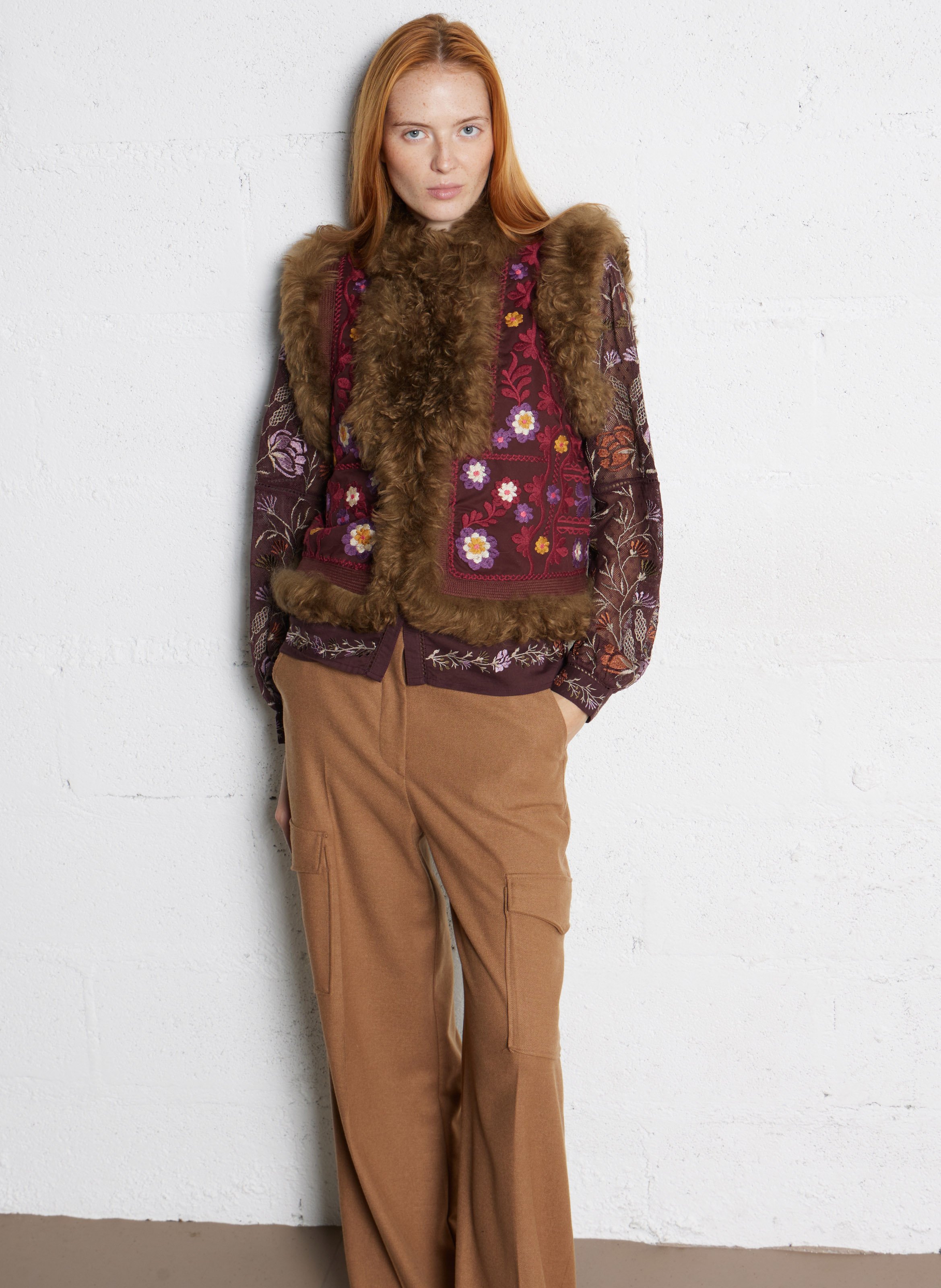 Ärmellose bestickte Wollmischweste ANTIK BATIK Pflaume