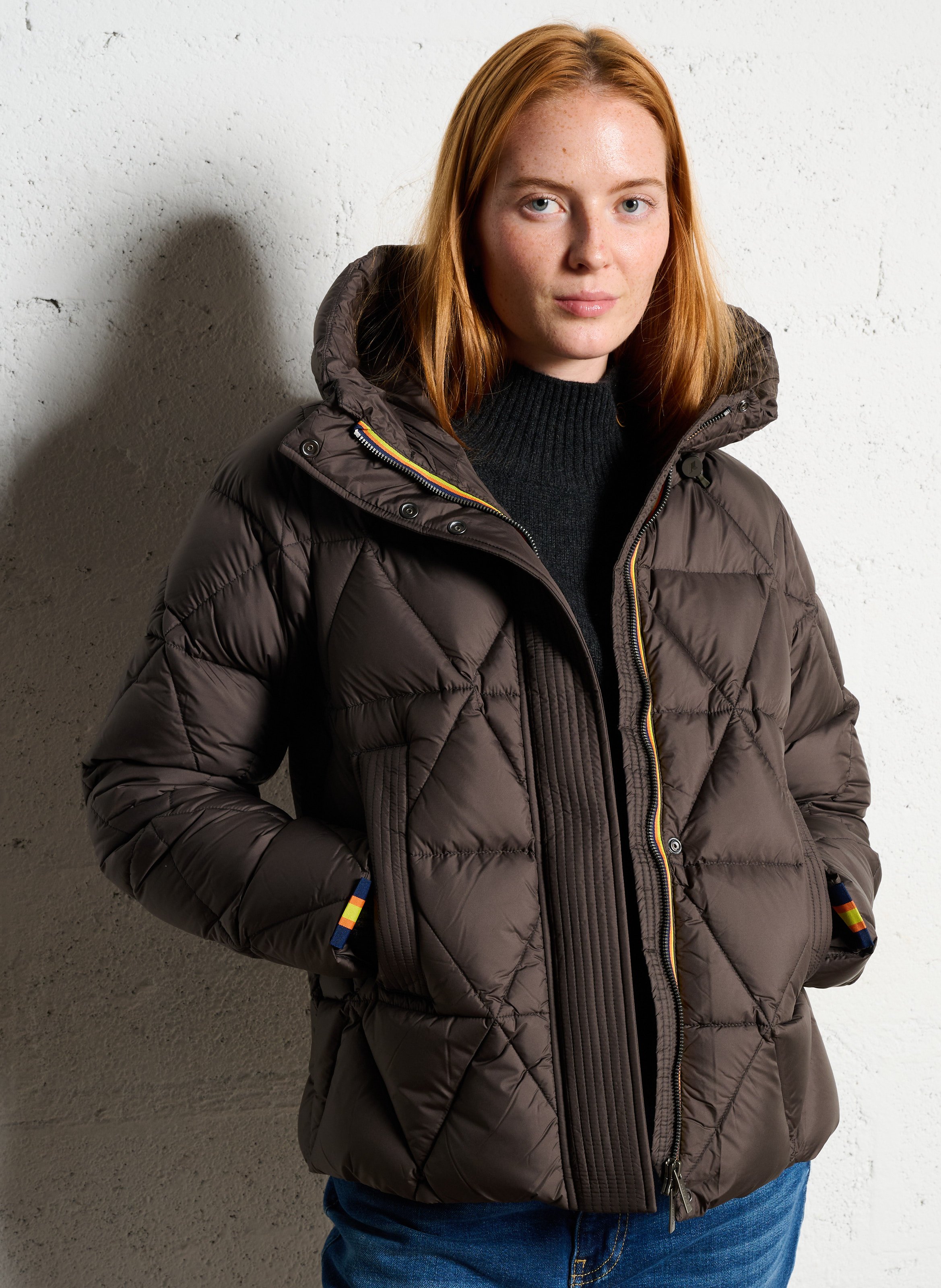 Gerade geschnittene Steppjacke mit Stehkragen und Kapuze K-WAY Grun