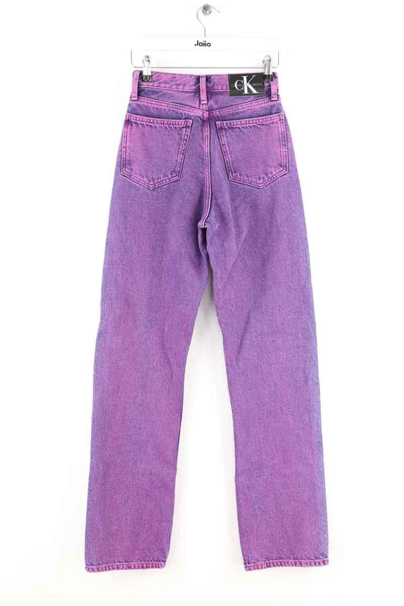 - Straight-leg jeans
- 5 pockets
- Straight cut
- Faded effect CALVIN KLEIN - Seconde Main Purple