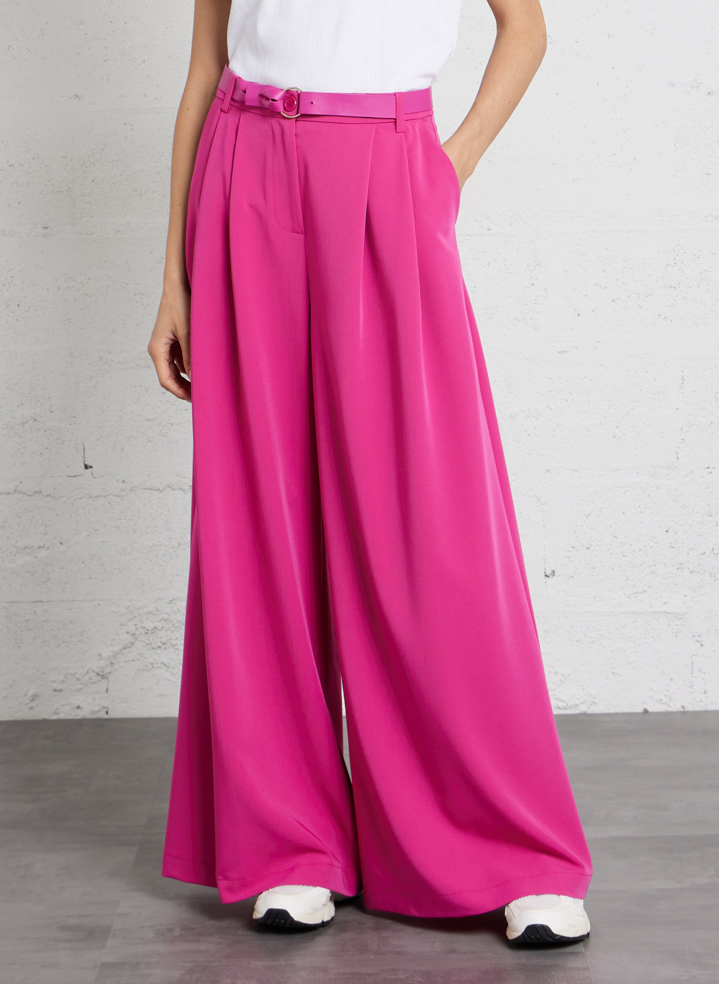 Weite Bundfaltenhose mit Gürtel IMPERIAL