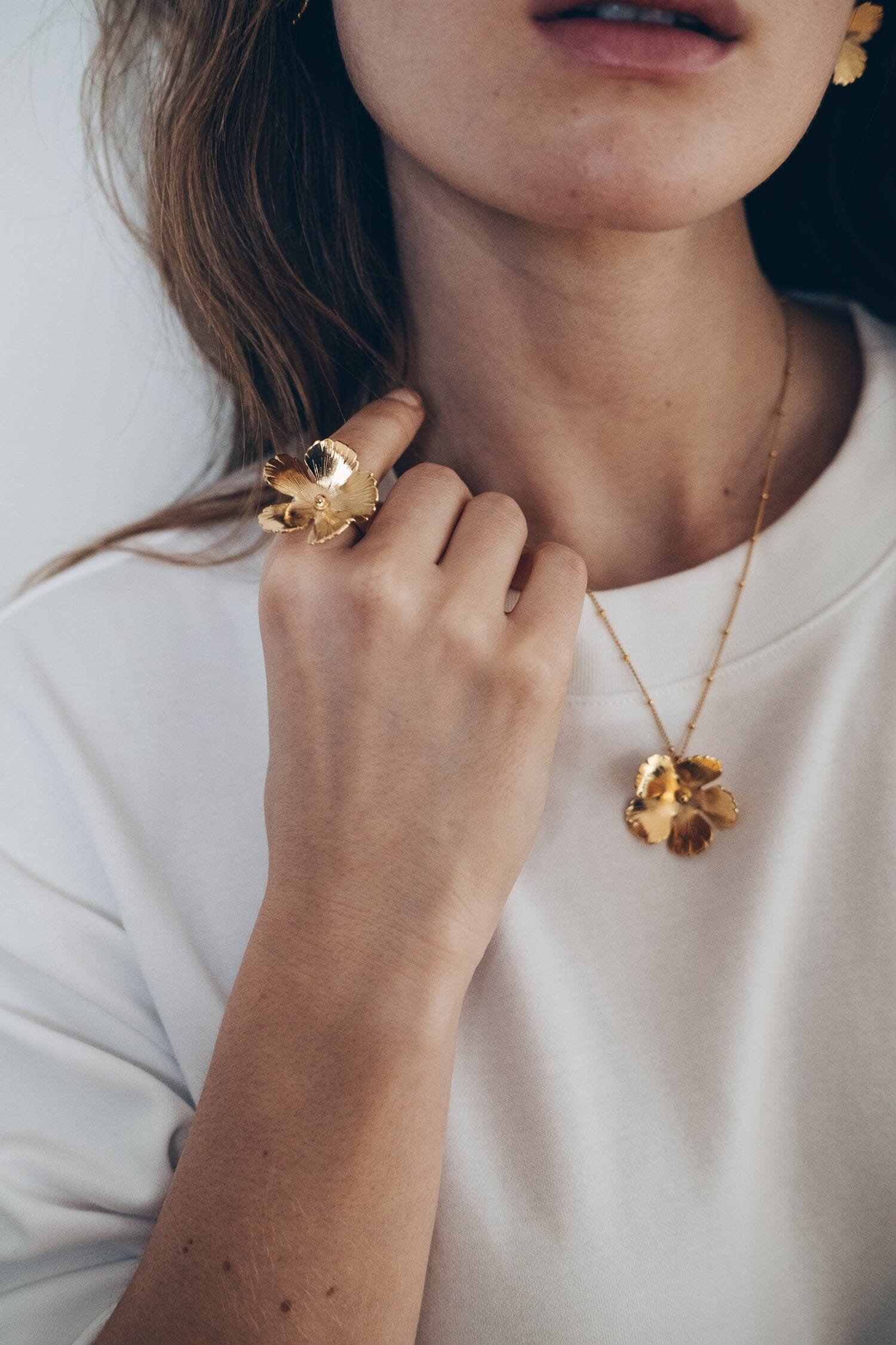Gold-plated flower necklace Golden
