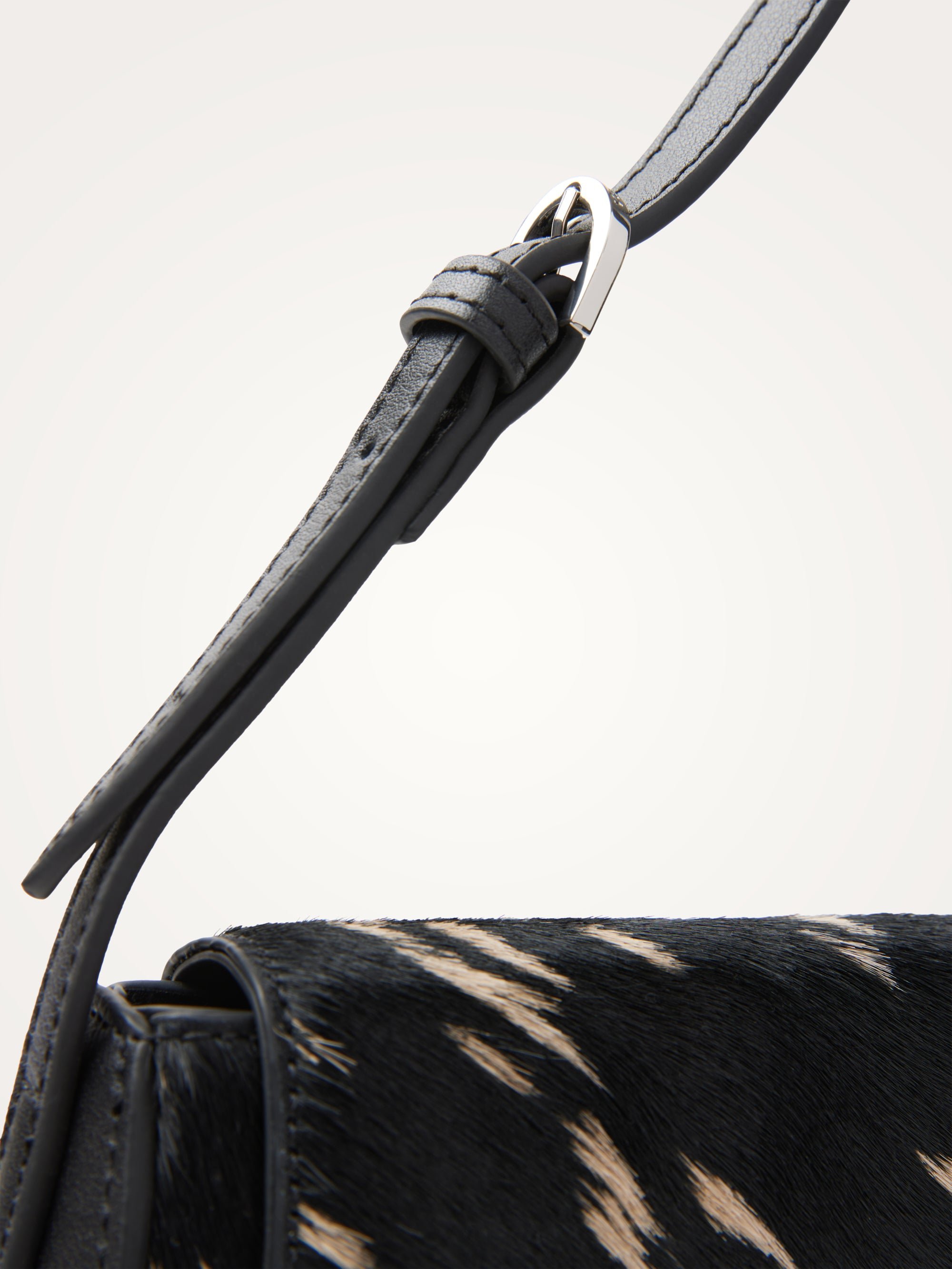 Crossbody bag with flap | Black VANESSA WU Women