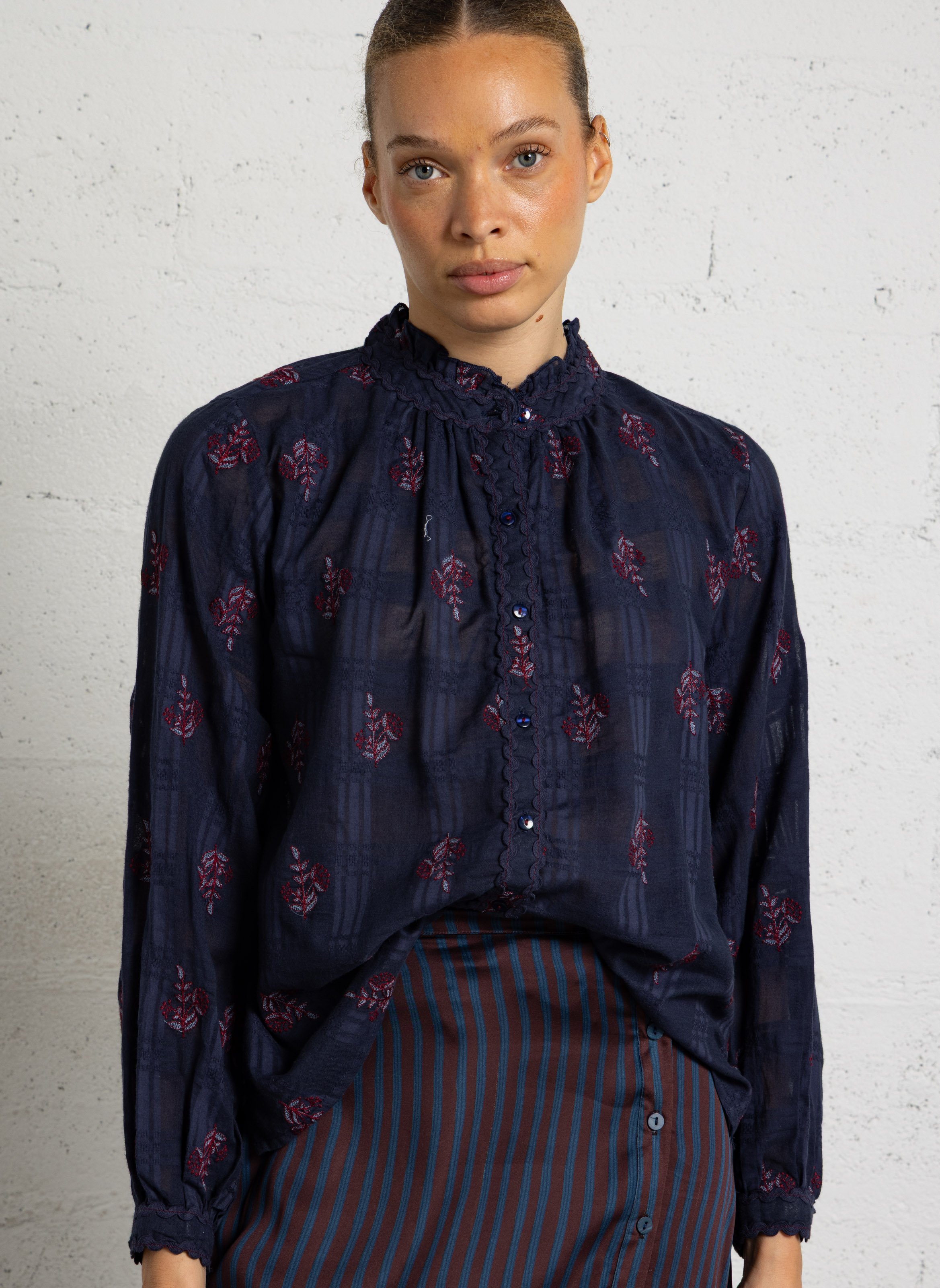Gerade Bluse mit Baumwollmuster MAISON HOTEL Blau