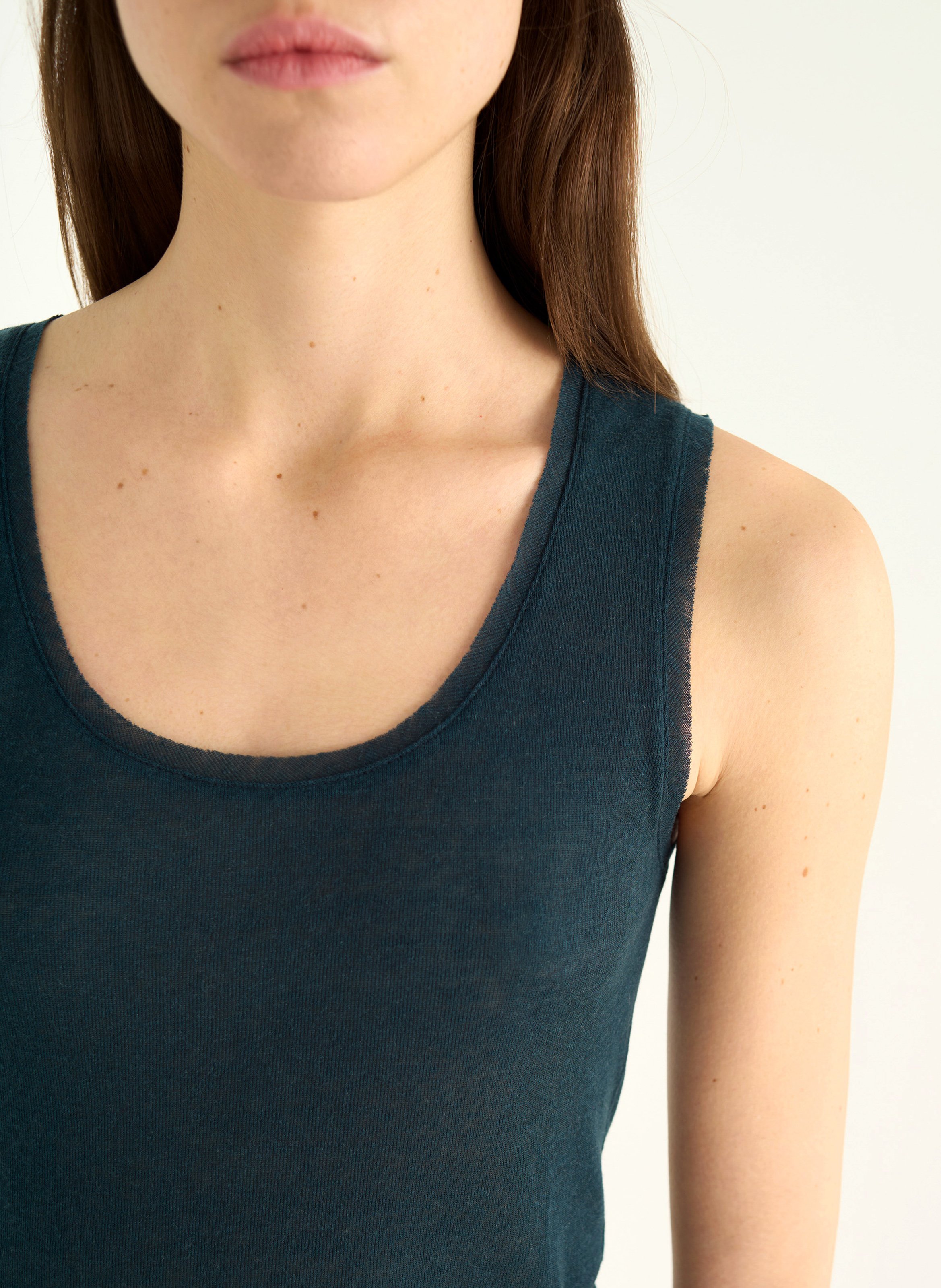 Fitted round neck tank top ACOTE Green