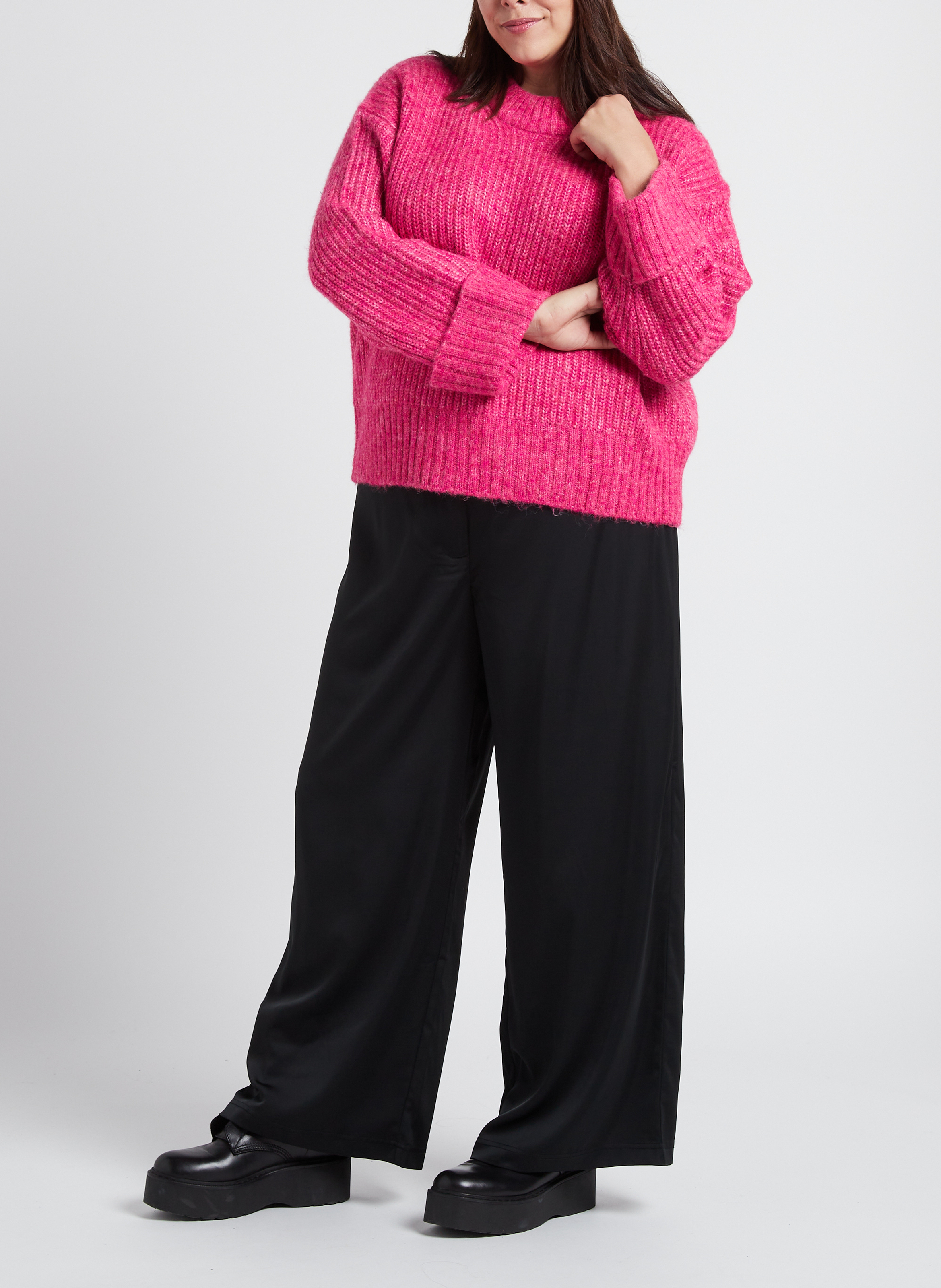 Pull ample col rond en maille mélangée GINA TRICOT Rose