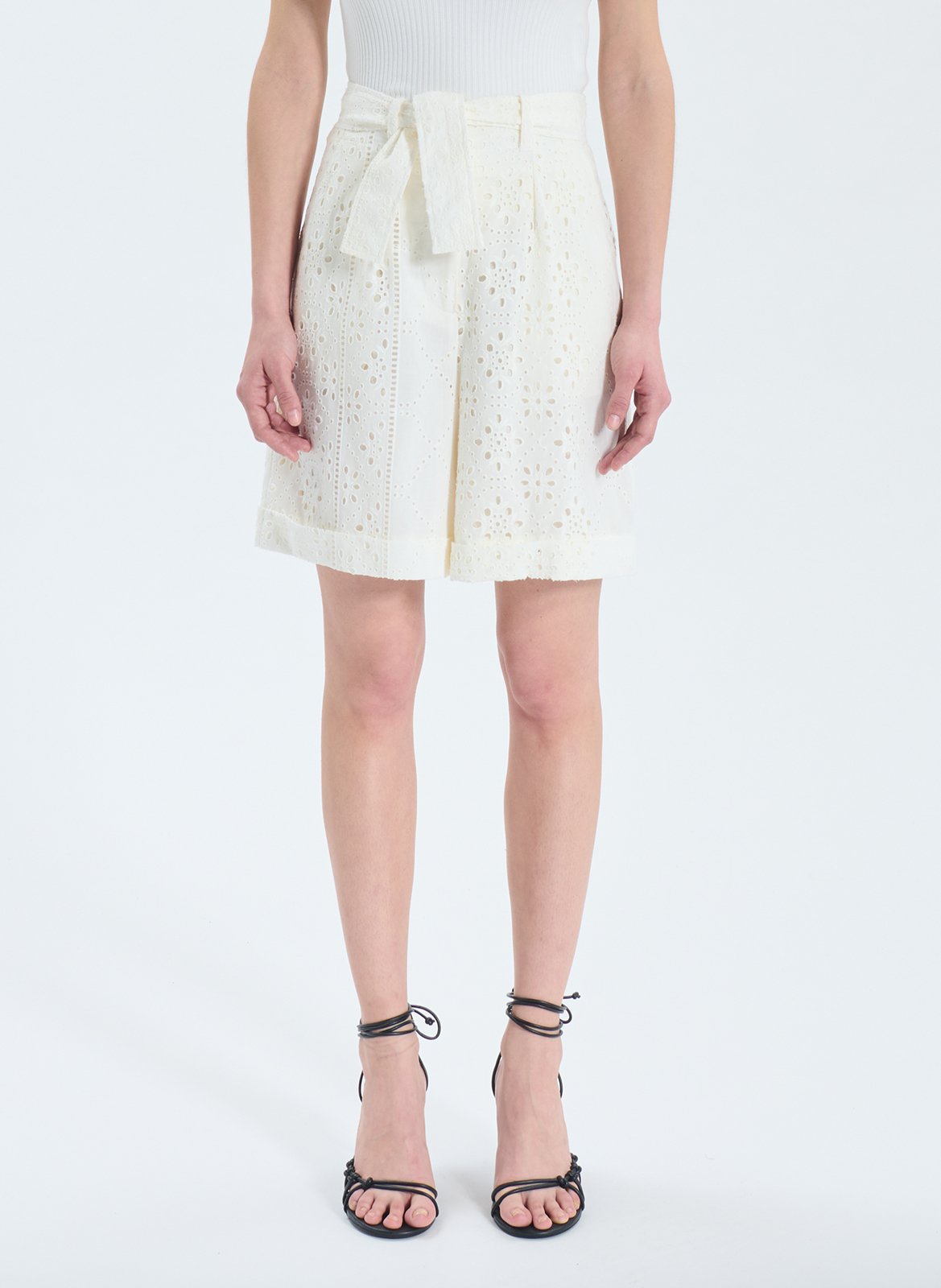 Embroidered straight shorts ZAPA White