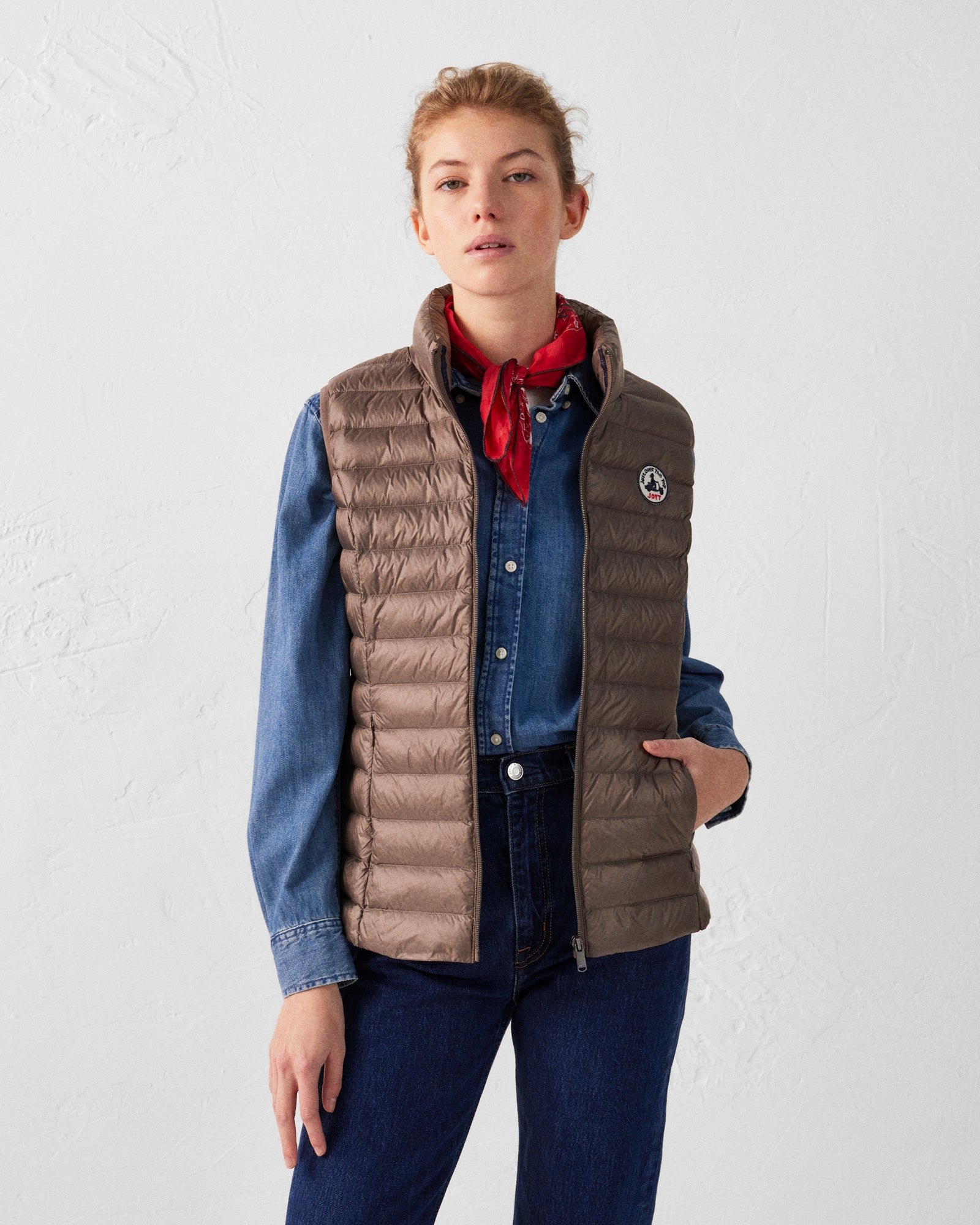 Sleeveless lightweight down vest seda JOTT Beige