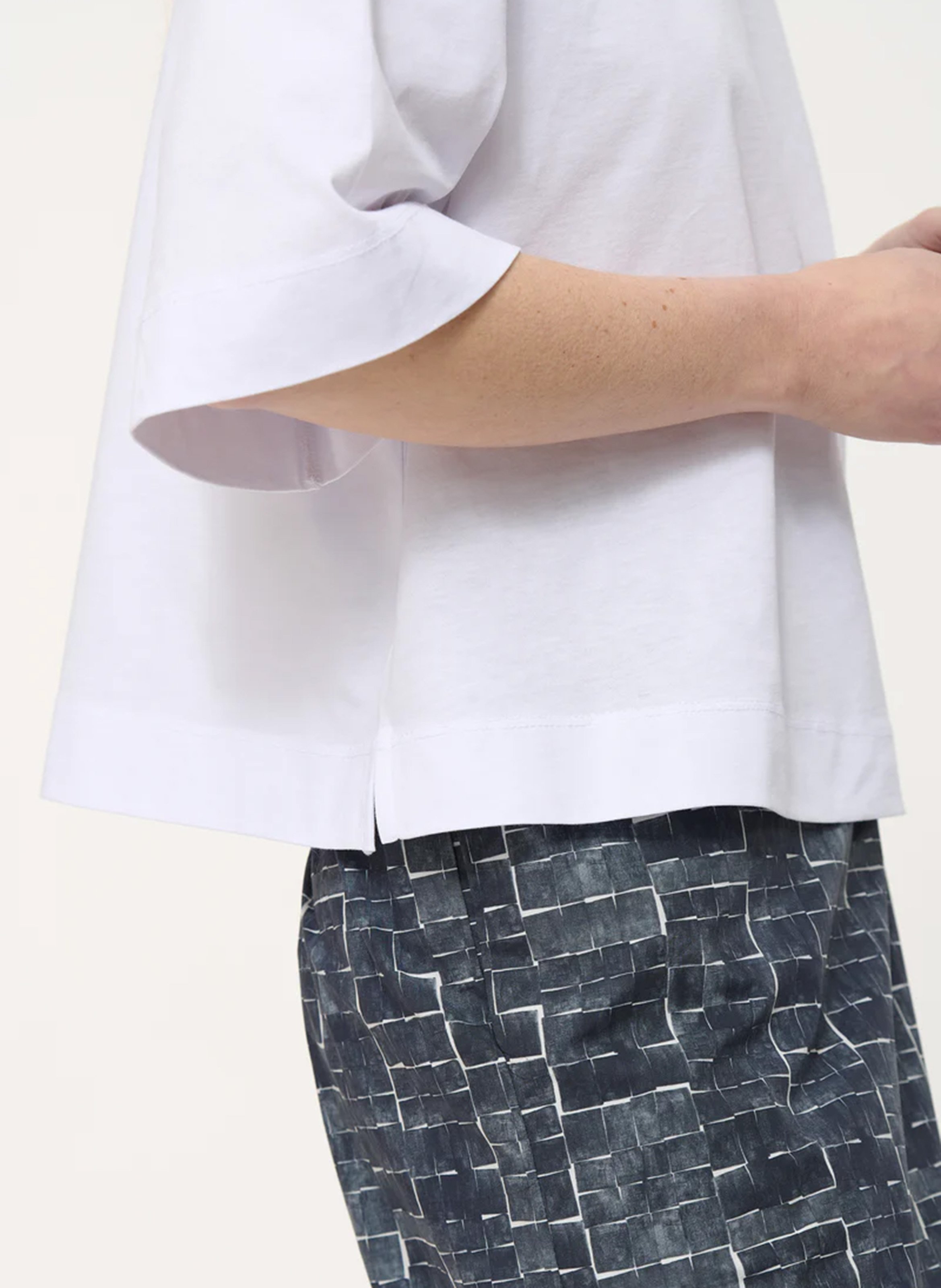 Oversized round neck organic cotton t-shirt HUMILITY White