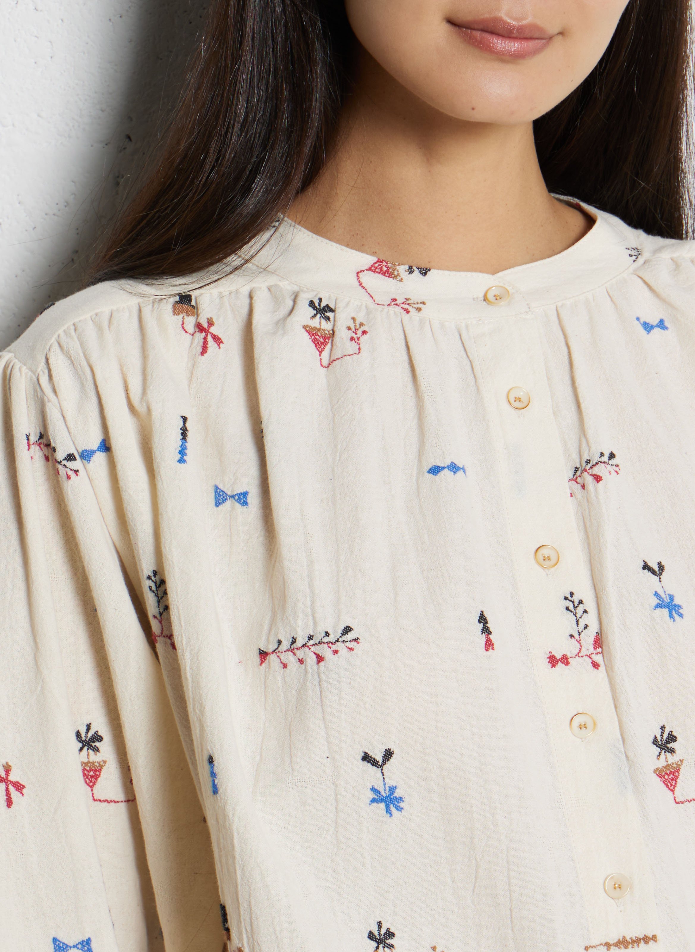 Rundhalsausschnitt-Bluse mit ausgestelltem Schnitt und Mustern TINSELS Weiss