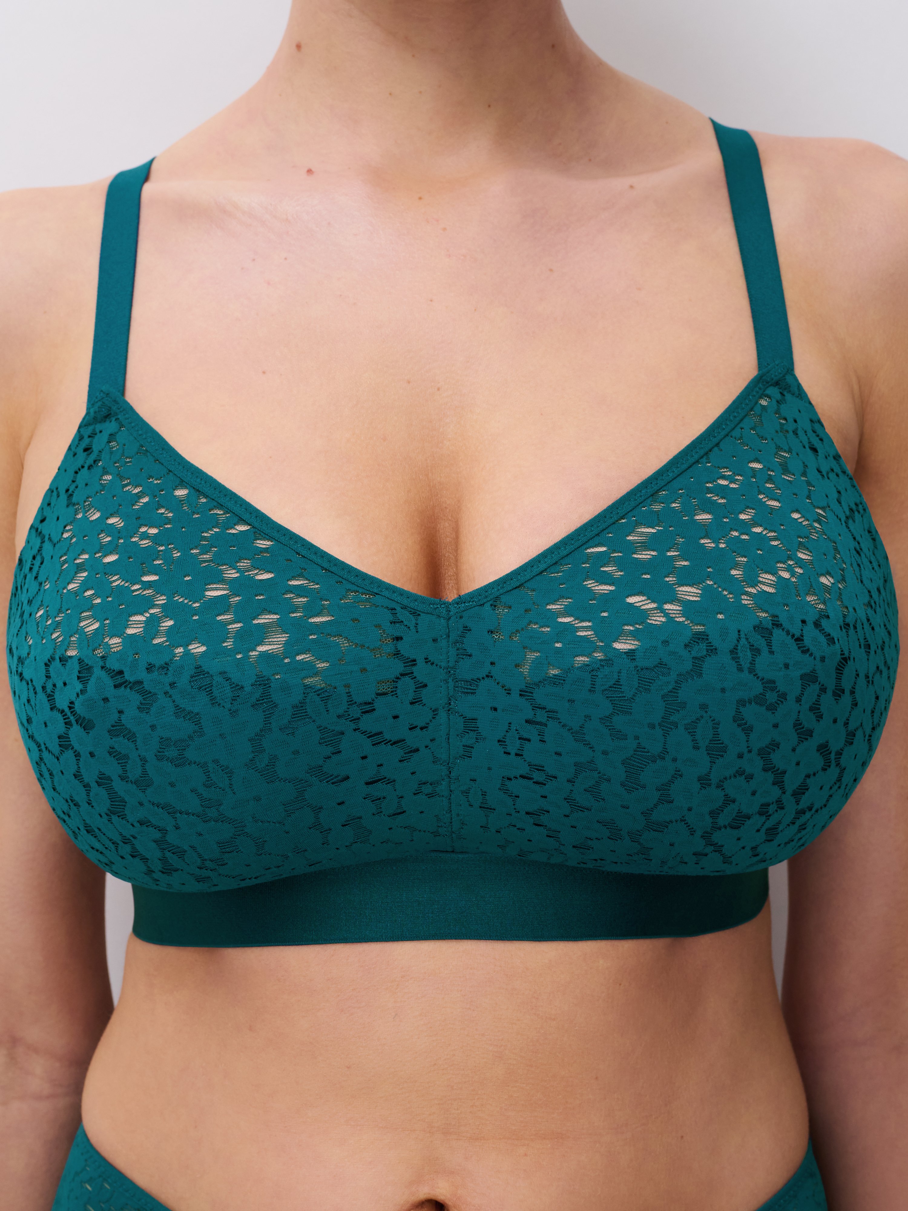 Non-wired support bra with cups CHANTELLE Green