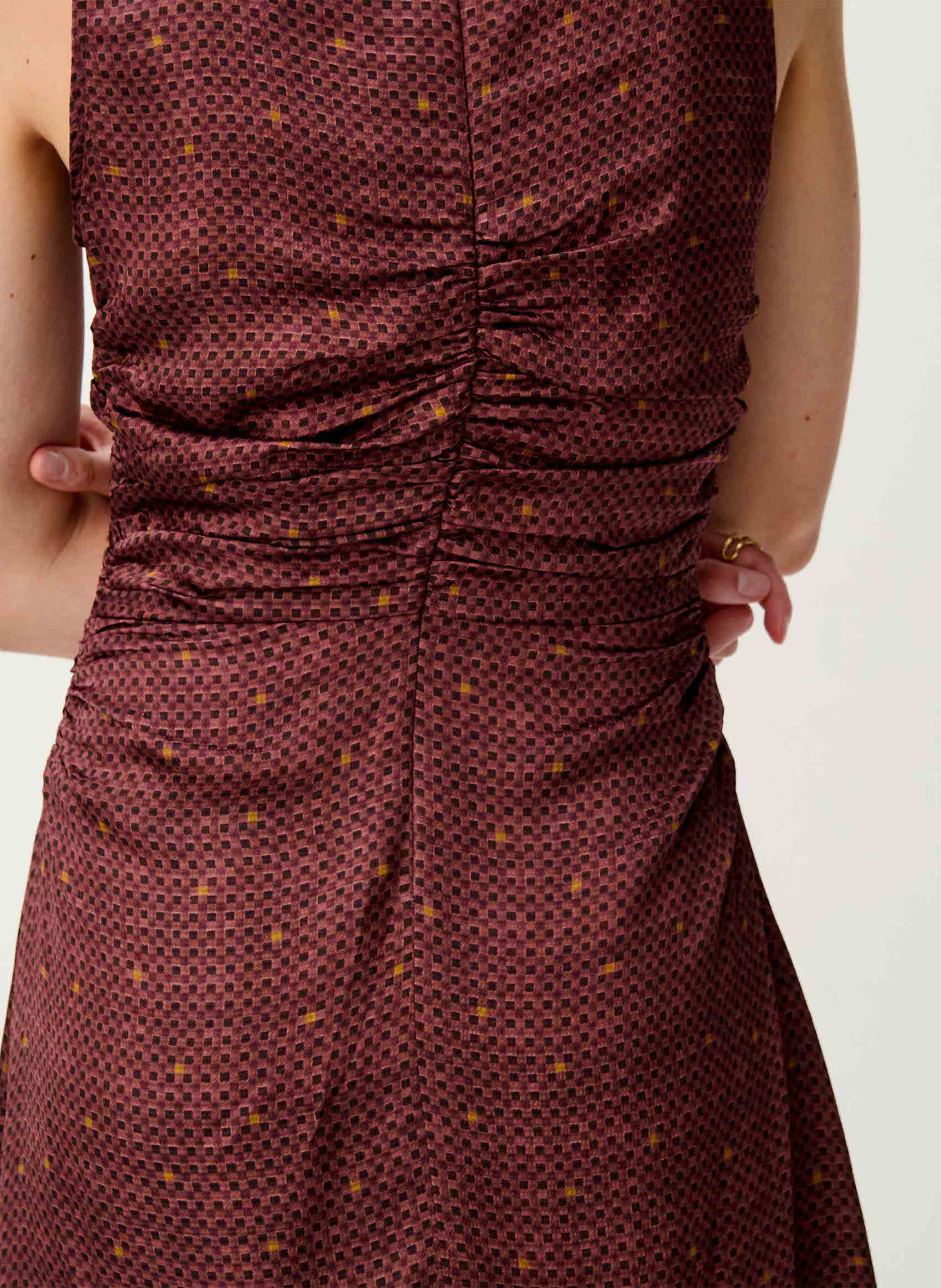 Maxikleid mit Rundhalsausschnitt SESSUN Braun