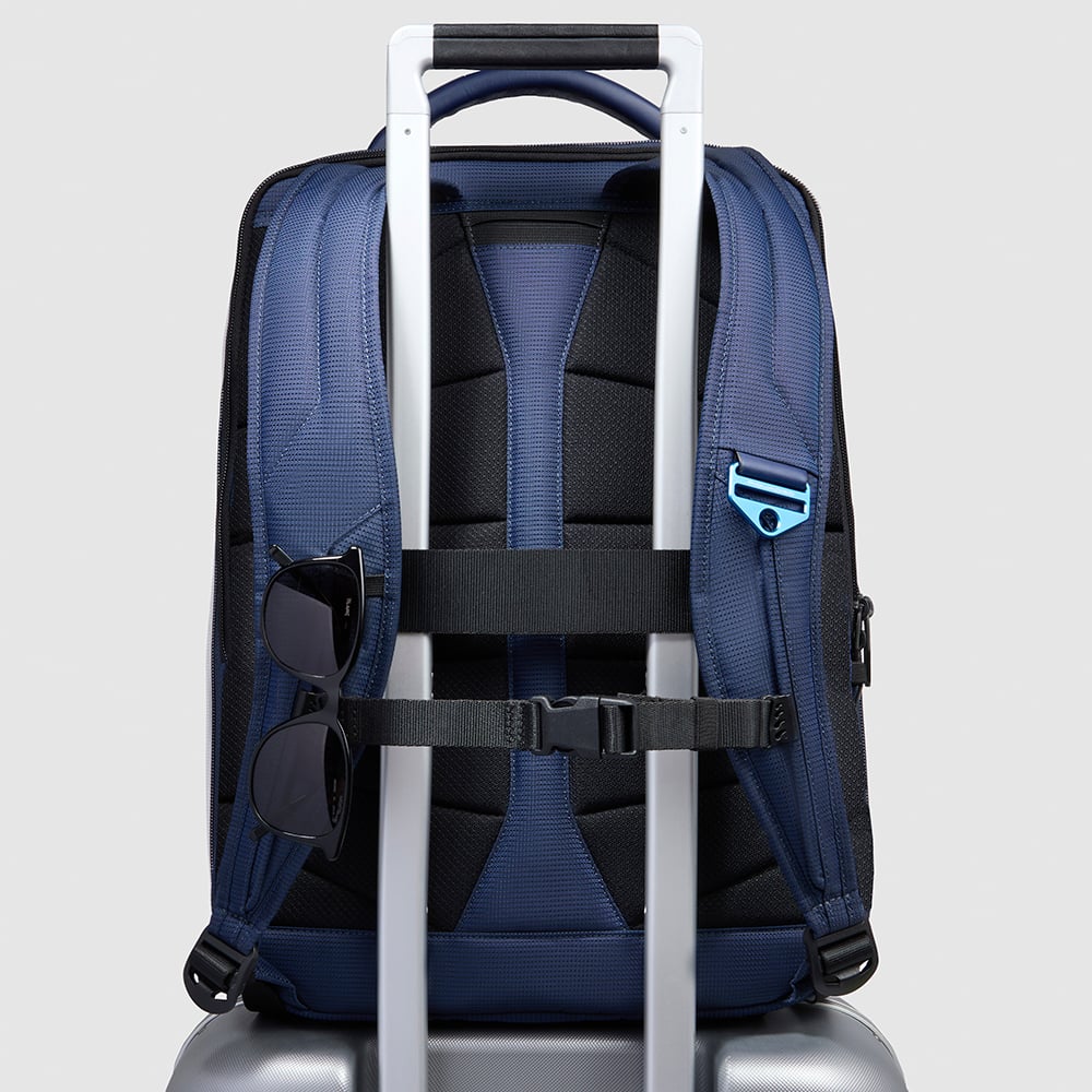 Travel backpack for 17.3-inch laptop PIQUADRO Blue