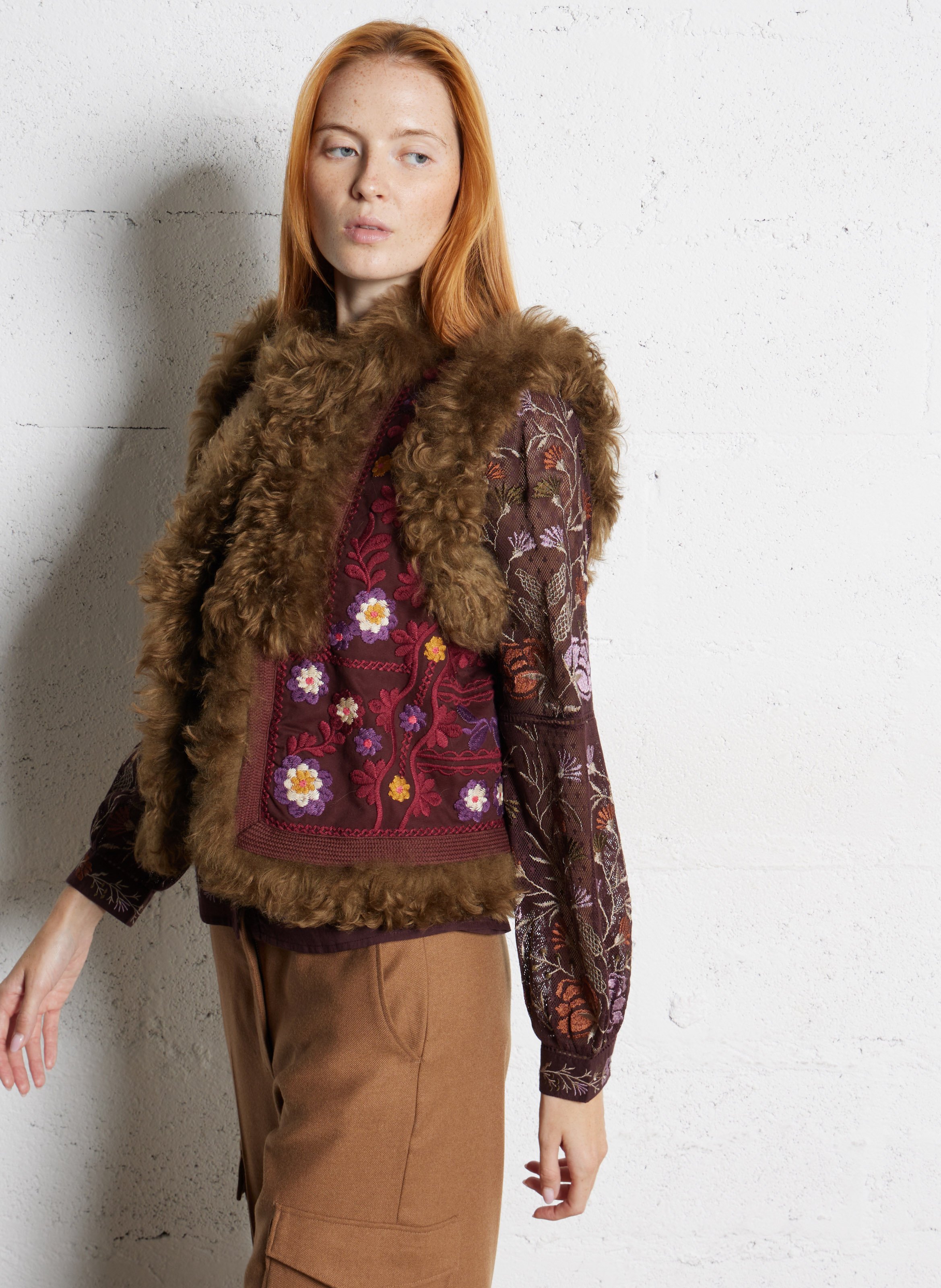 Ärmellose bestickte Wollmischweste ANTIK BATIK Pflaume