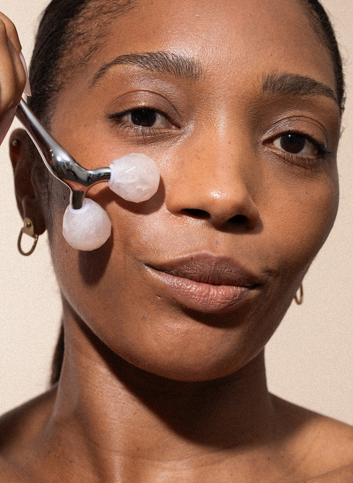 Roller V liftant visage en Quartz Rose HOLIDERMIE No color