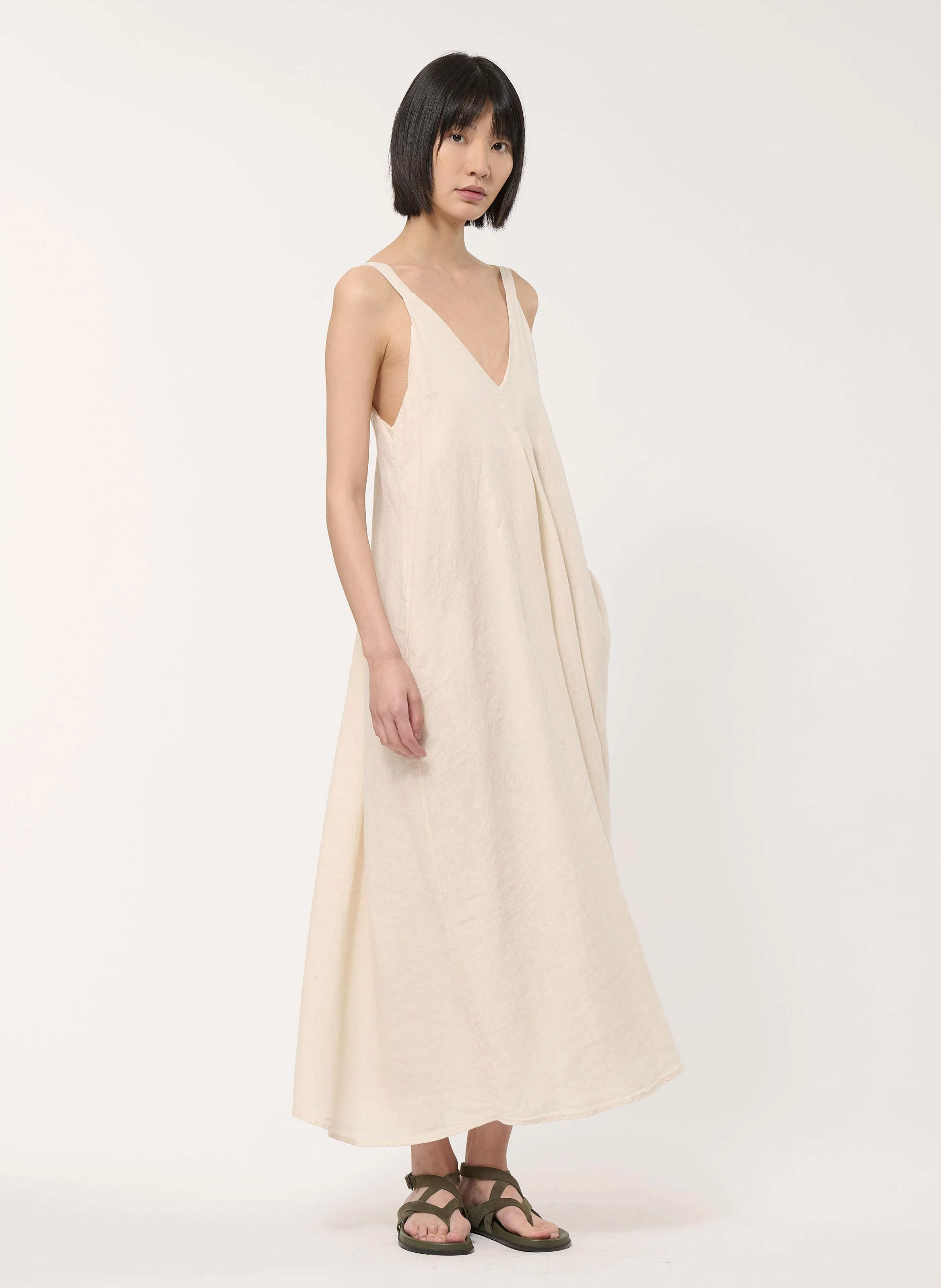 Robe longue col V en lin HUMILITY Beige