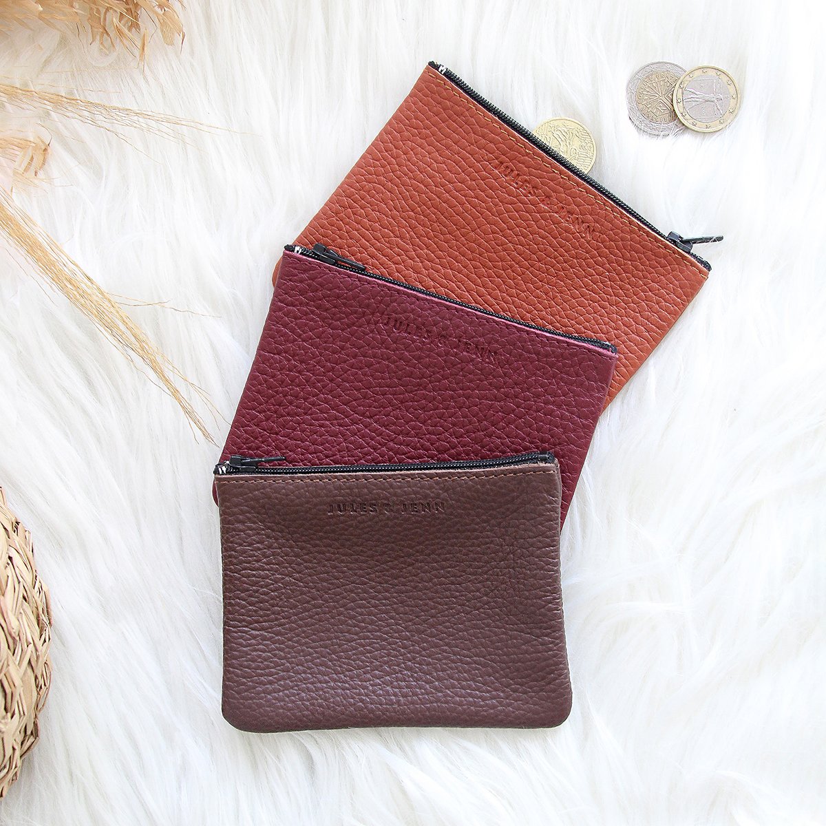 Small grained leather clutch bag Brown