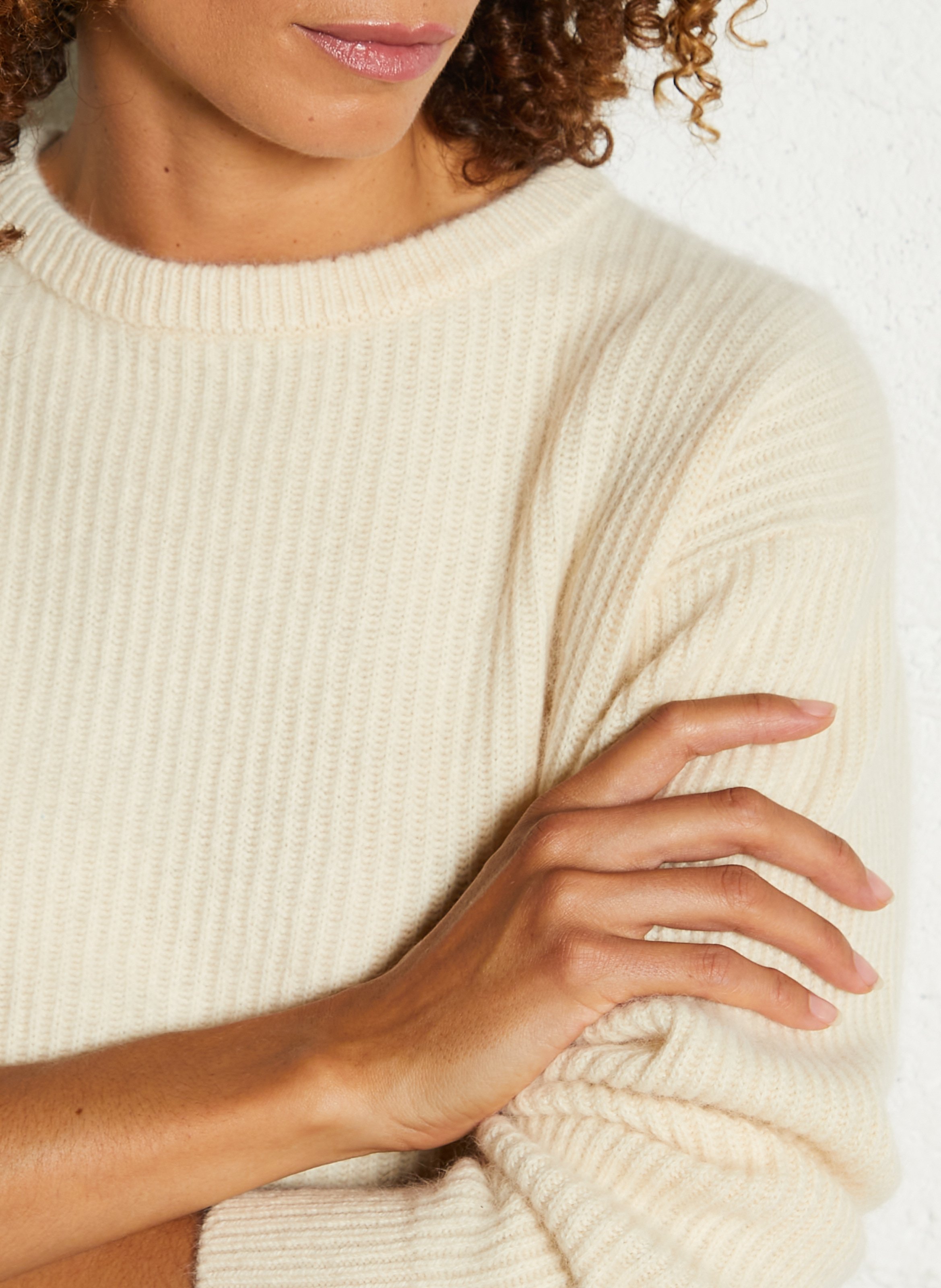 Pull ample col rond en laine mélangée MAJESTIC FILATURES Beige