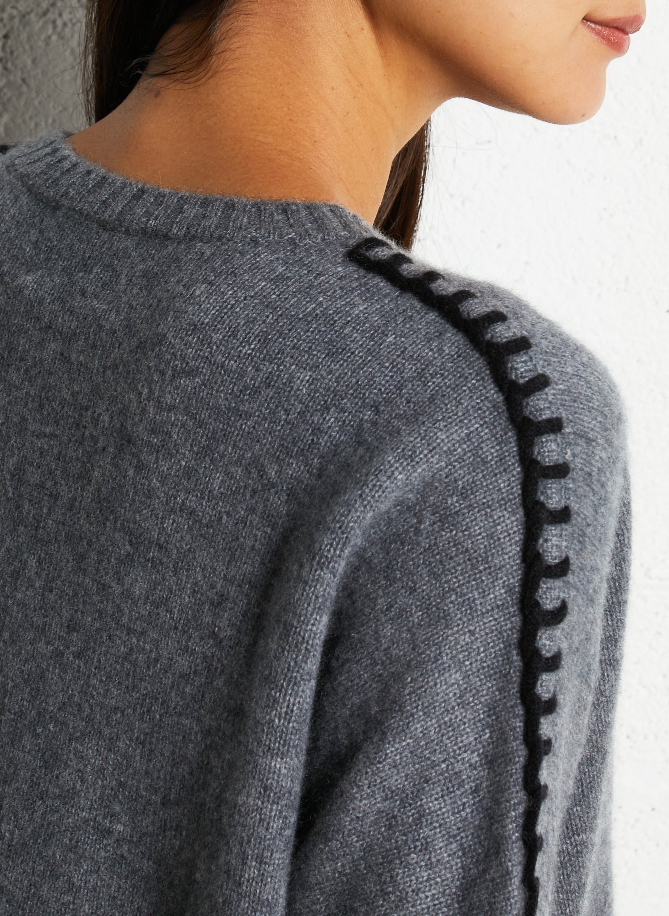 Rollkragenpullover aus Kaschmir KUJTEN Silber