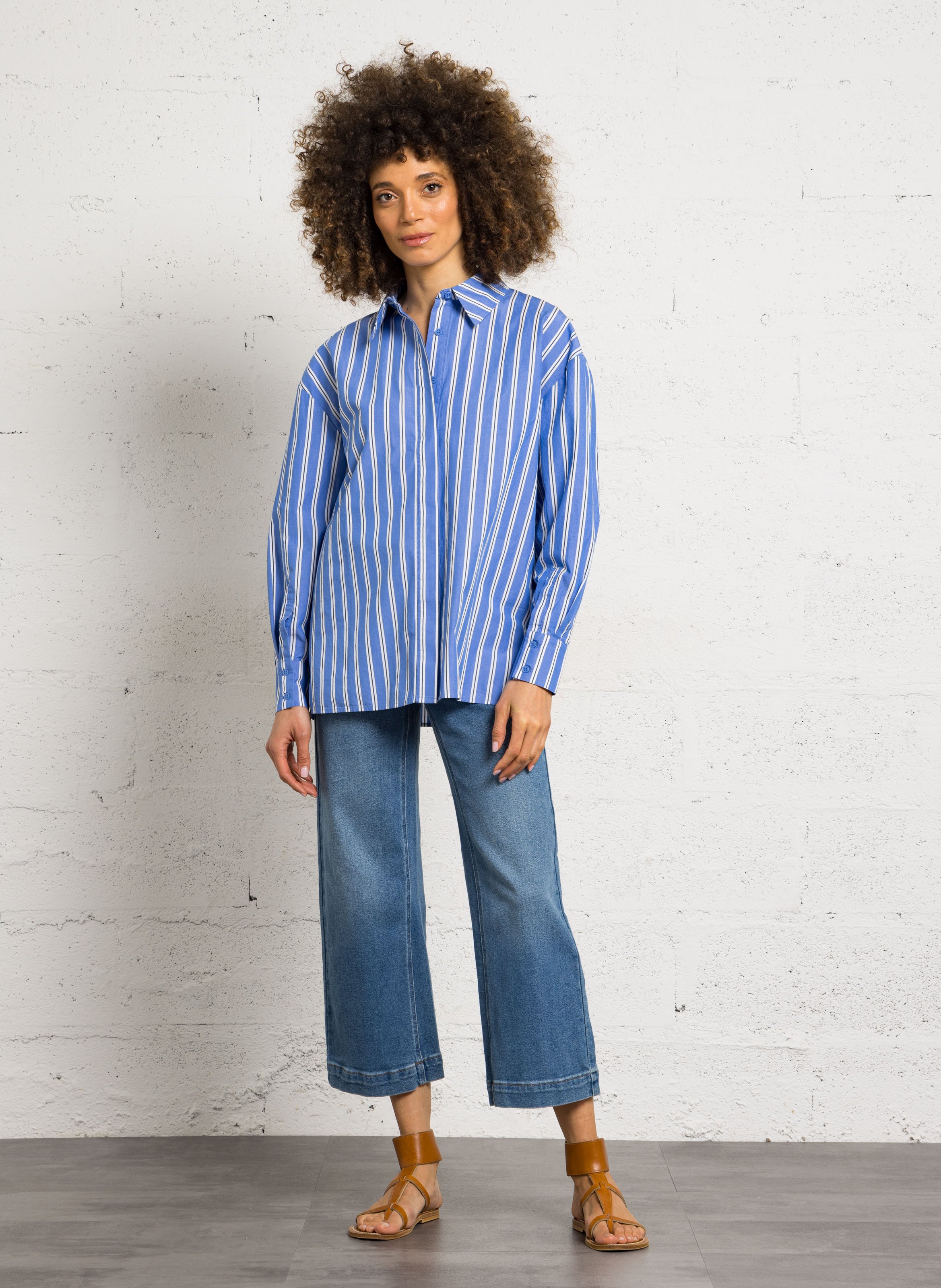 Oversize-Baumwollbluse mit klassischem Kragen und Streifen NORR Blau