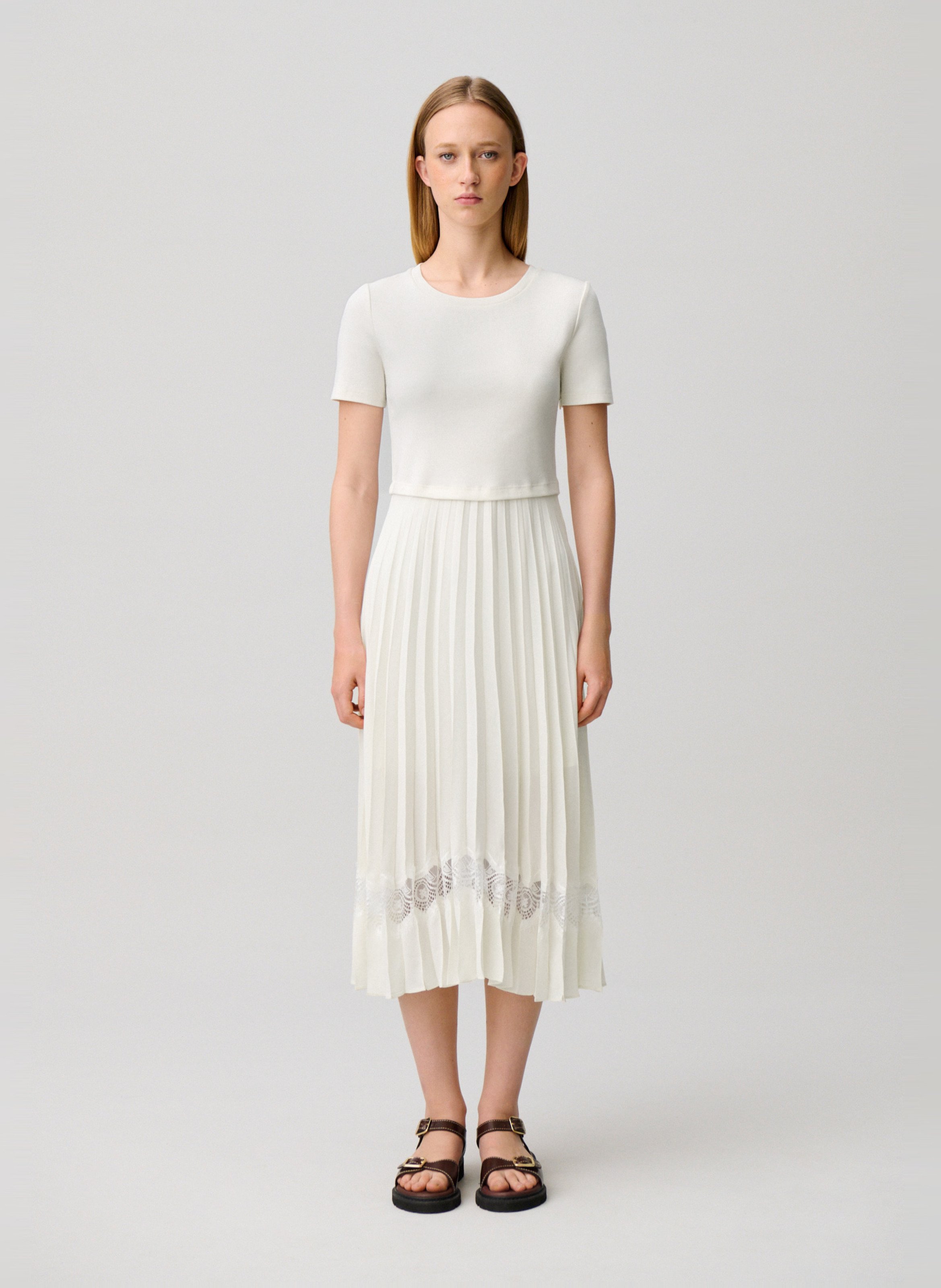 Plissiertes Baumwoll-Midikleid aus Materialmix mit Rundhalsausschnitt CLAUDIE PIERLOT Weiss