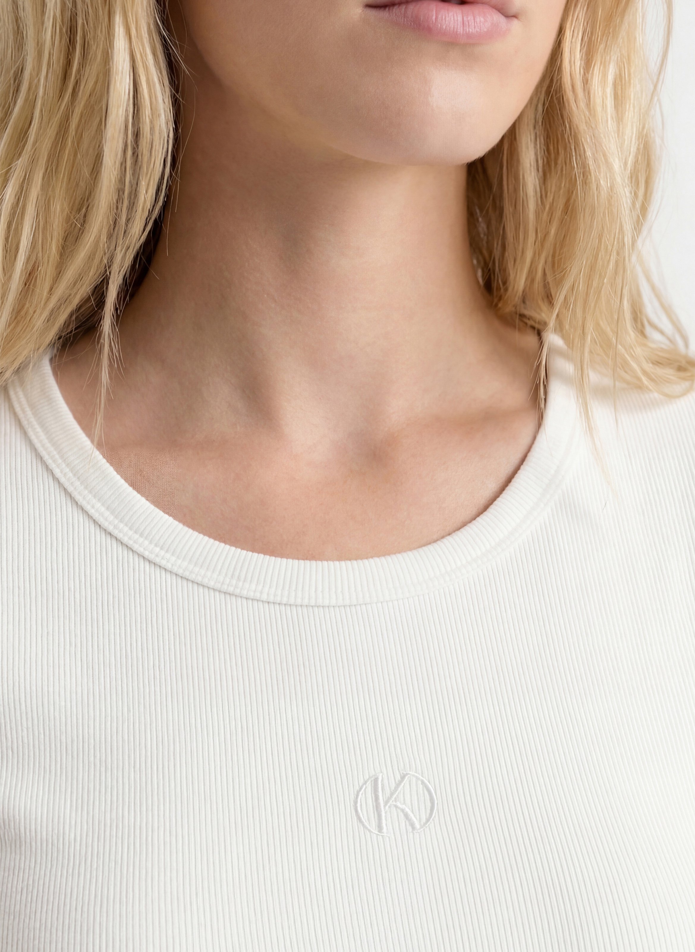 Eng anliegendes geripptes T-Shirt KOOKAI Weiss