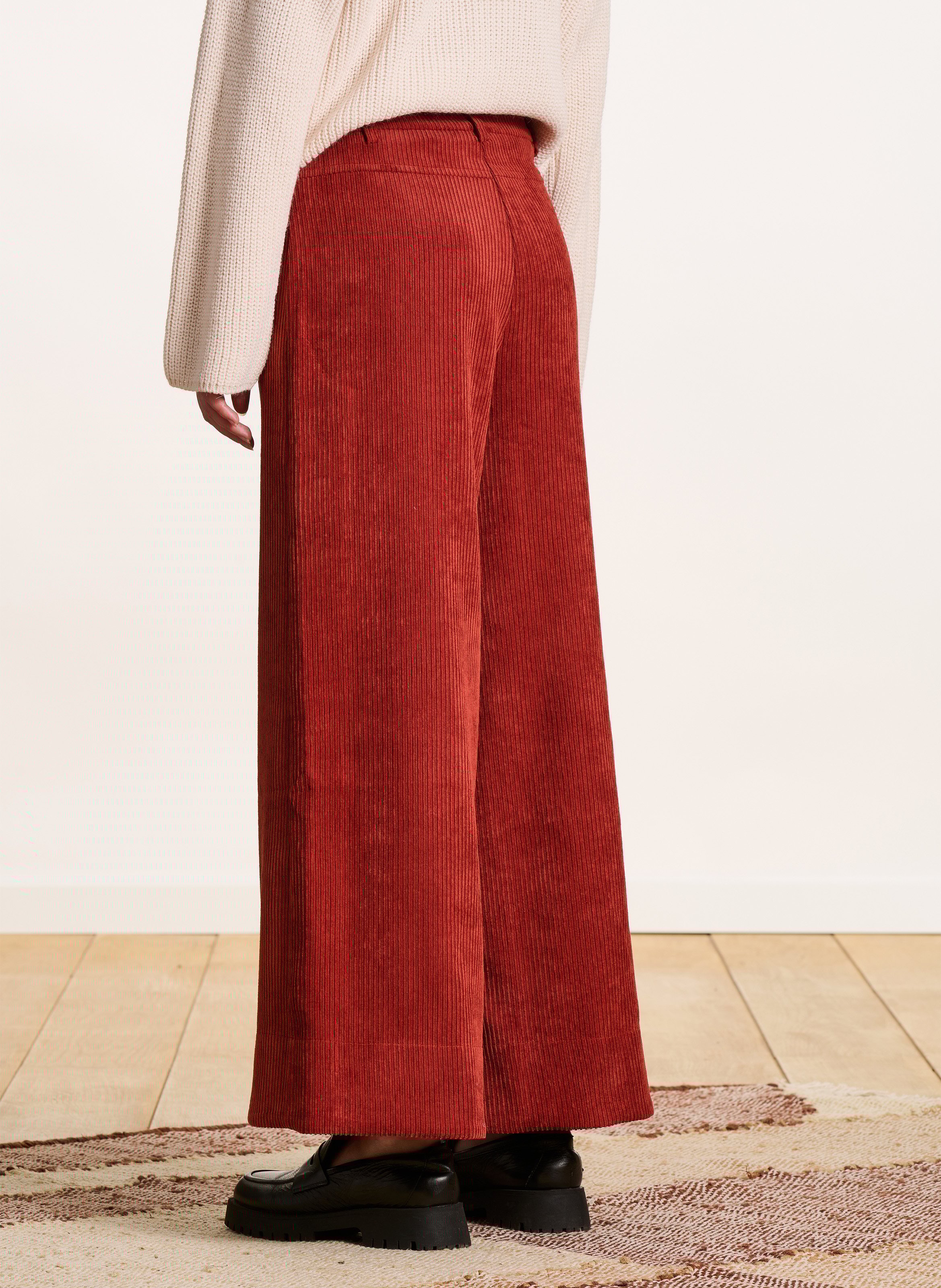 Pantalon cropped en velours côtelé  LA FEE MARABOUTEE Rouge