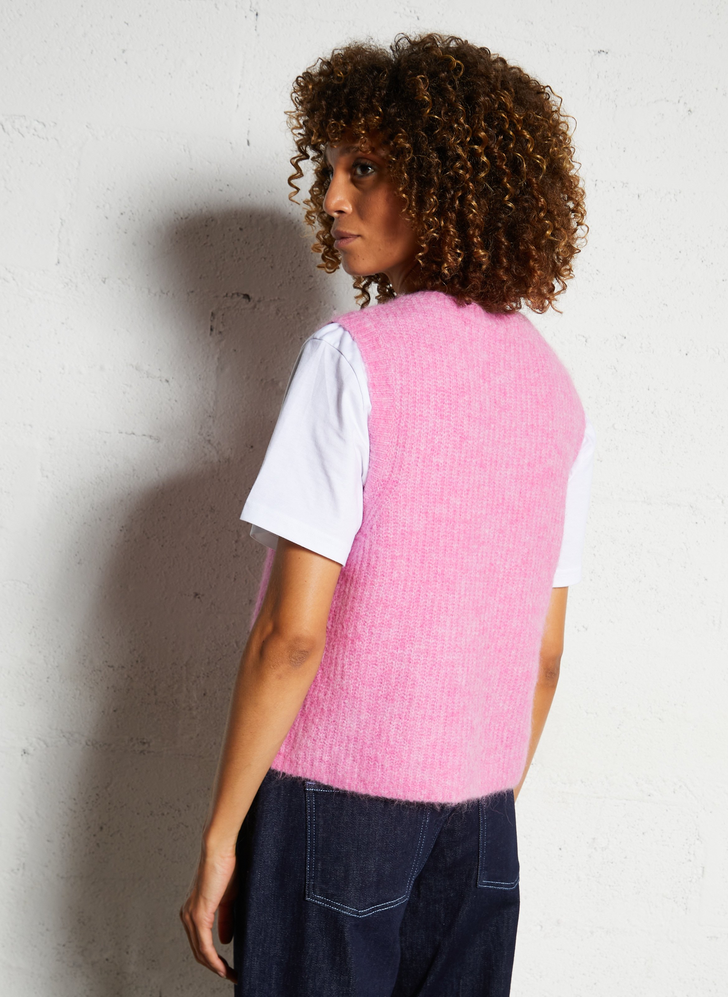 Sleeveless fluffy knit buttoned cardigan AMERICAN VINTAGE Pink