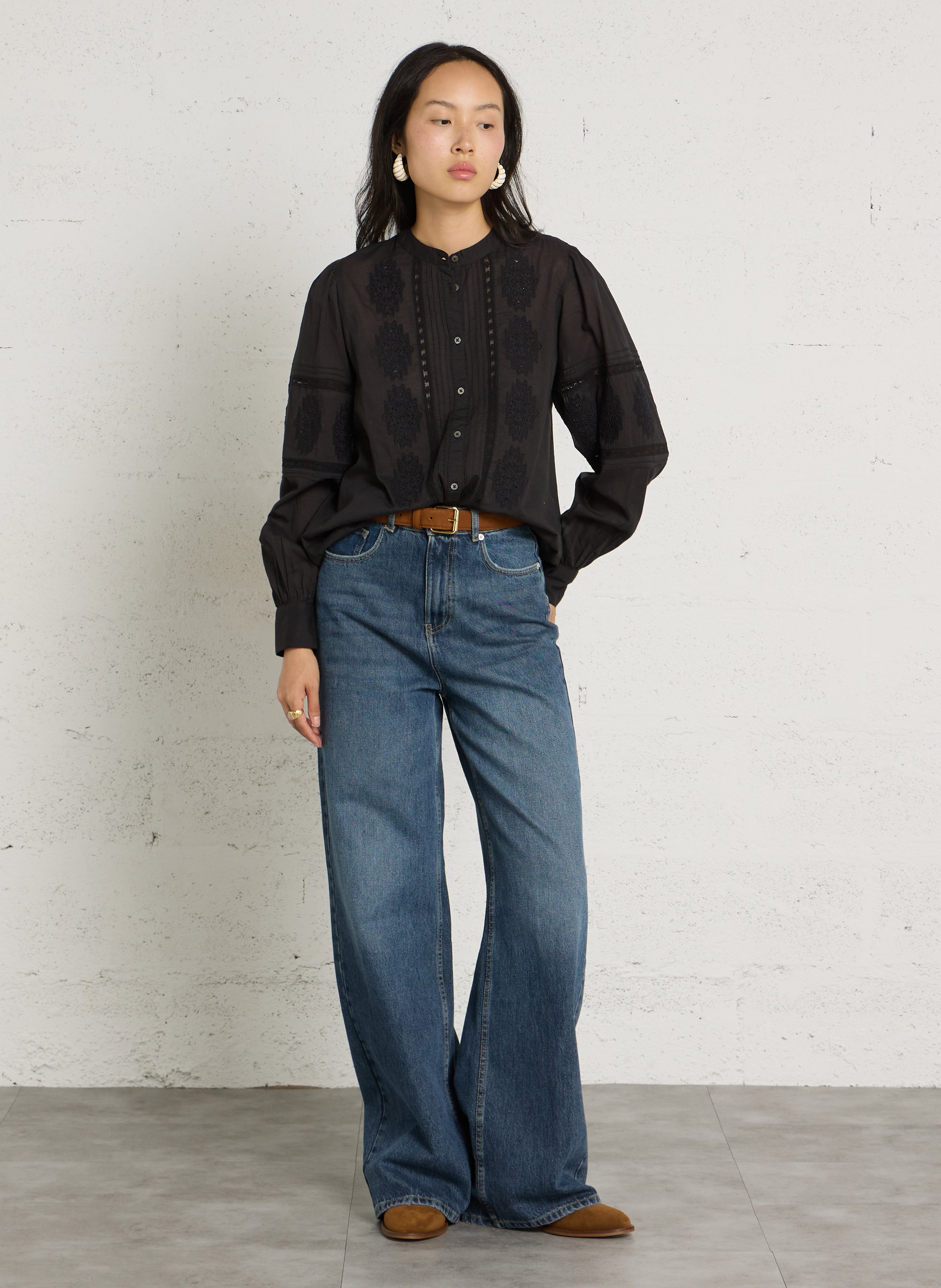 Rechte katoenen blouse met geborduurde ronde hals HARTFORD Zwart