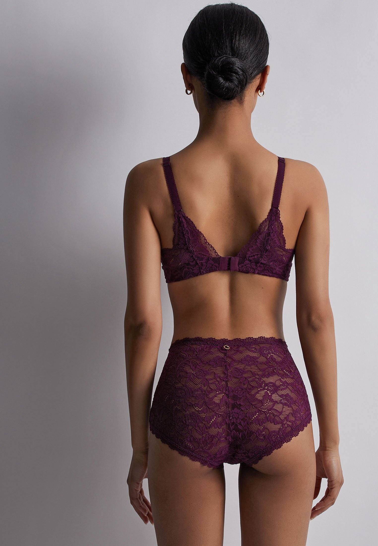 La Reine de la Nuit lyrical black scarf-style plunge bra AUBADE Purple
