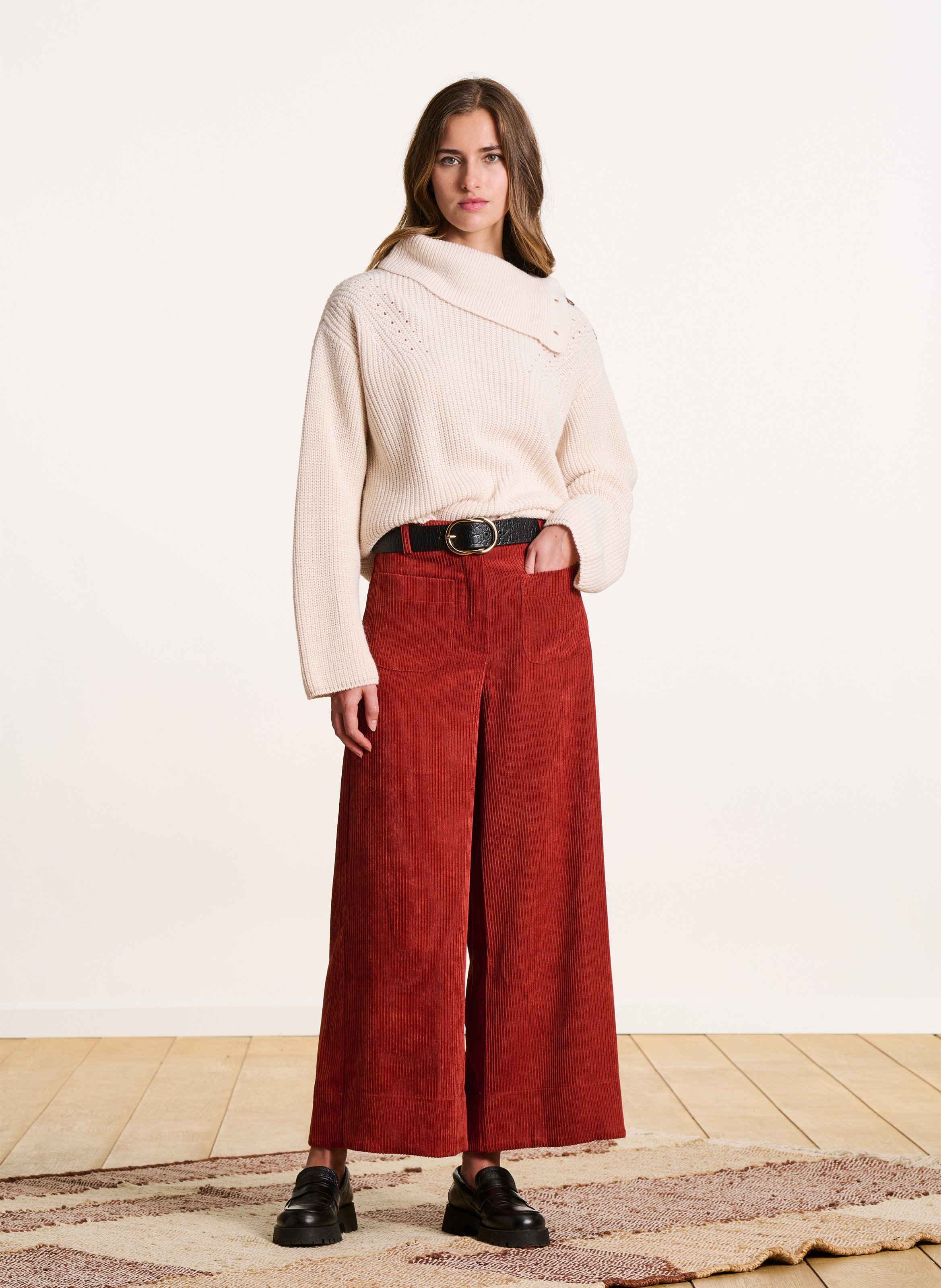 Pantalon cropped en velours côtelé  LA FEE MARABOUTEE Rouge
