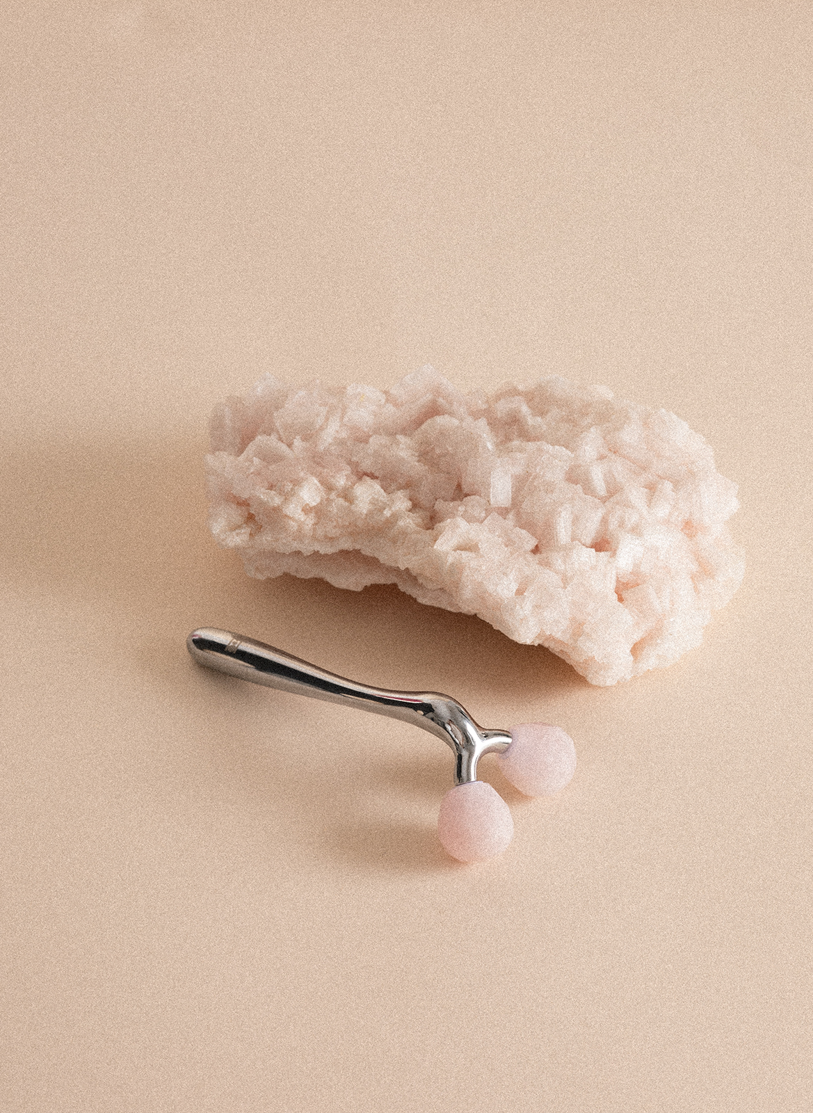 Roller V liftant visage en Quartz Rose HOLIDERMIE No color