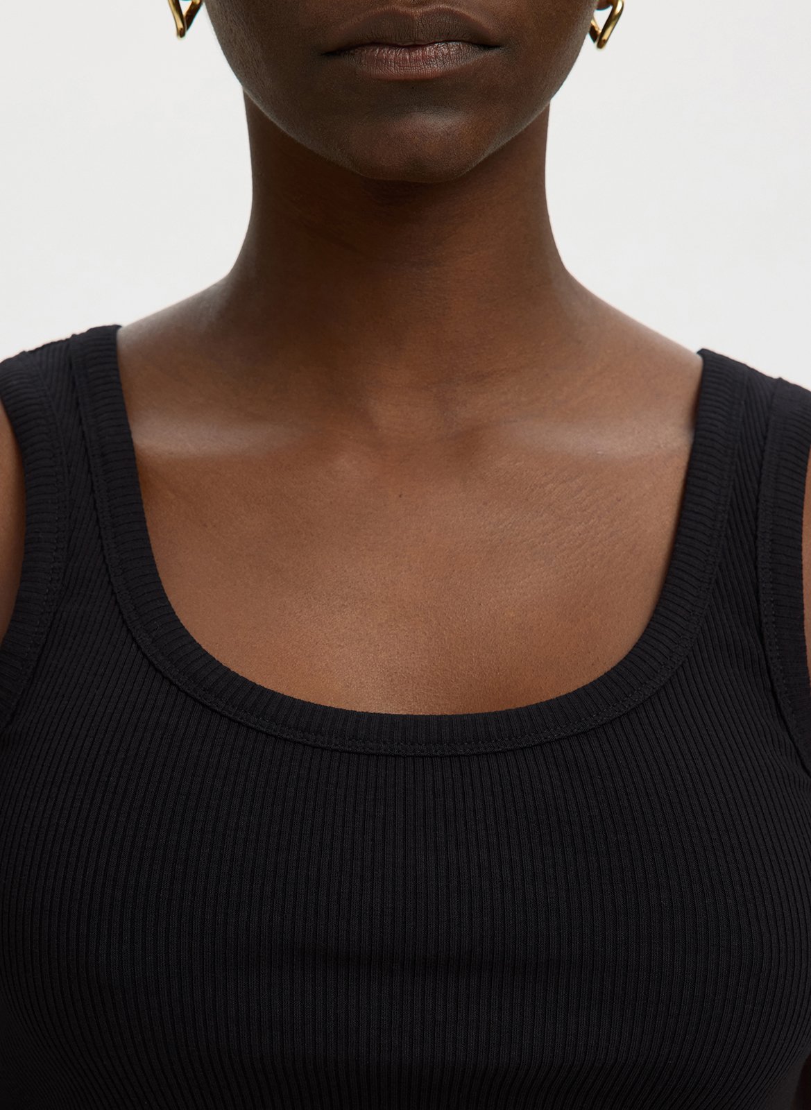 Débardeur droit col rond en coton bio mélangé SELECTED Noir