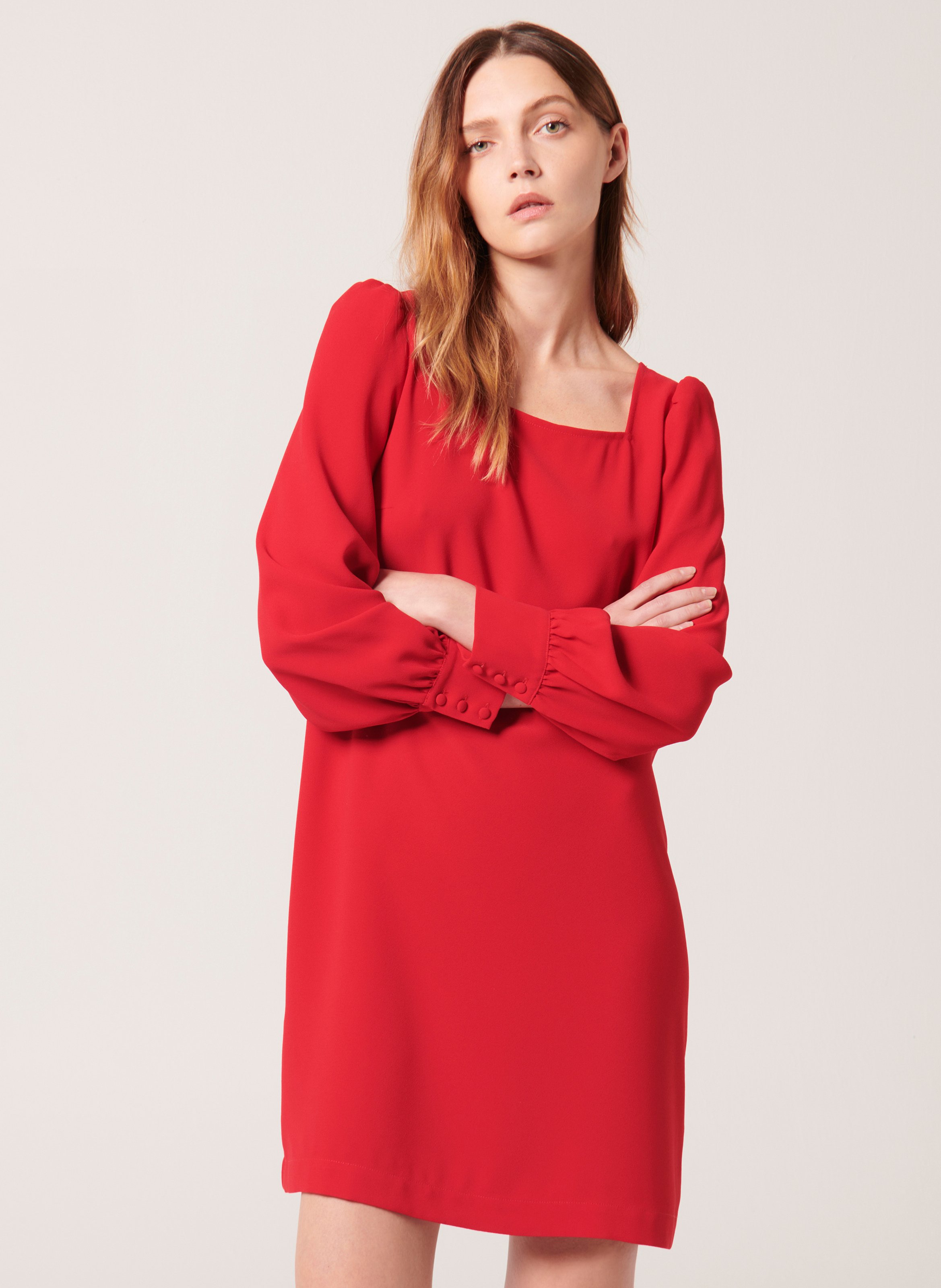 Robe courte droite encolure carr e Rouge