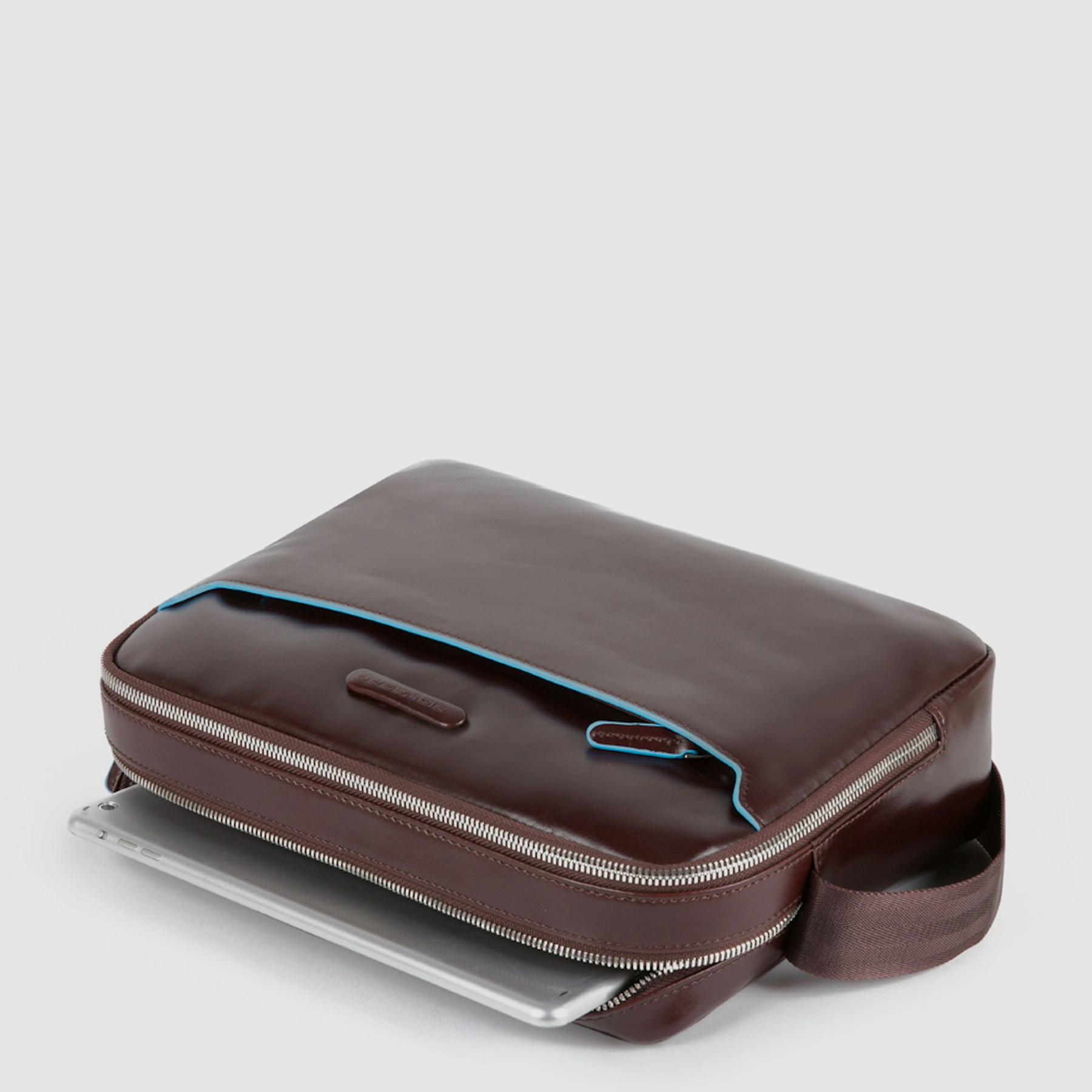 Crossbody shoulder bag PIQUADRO Brown