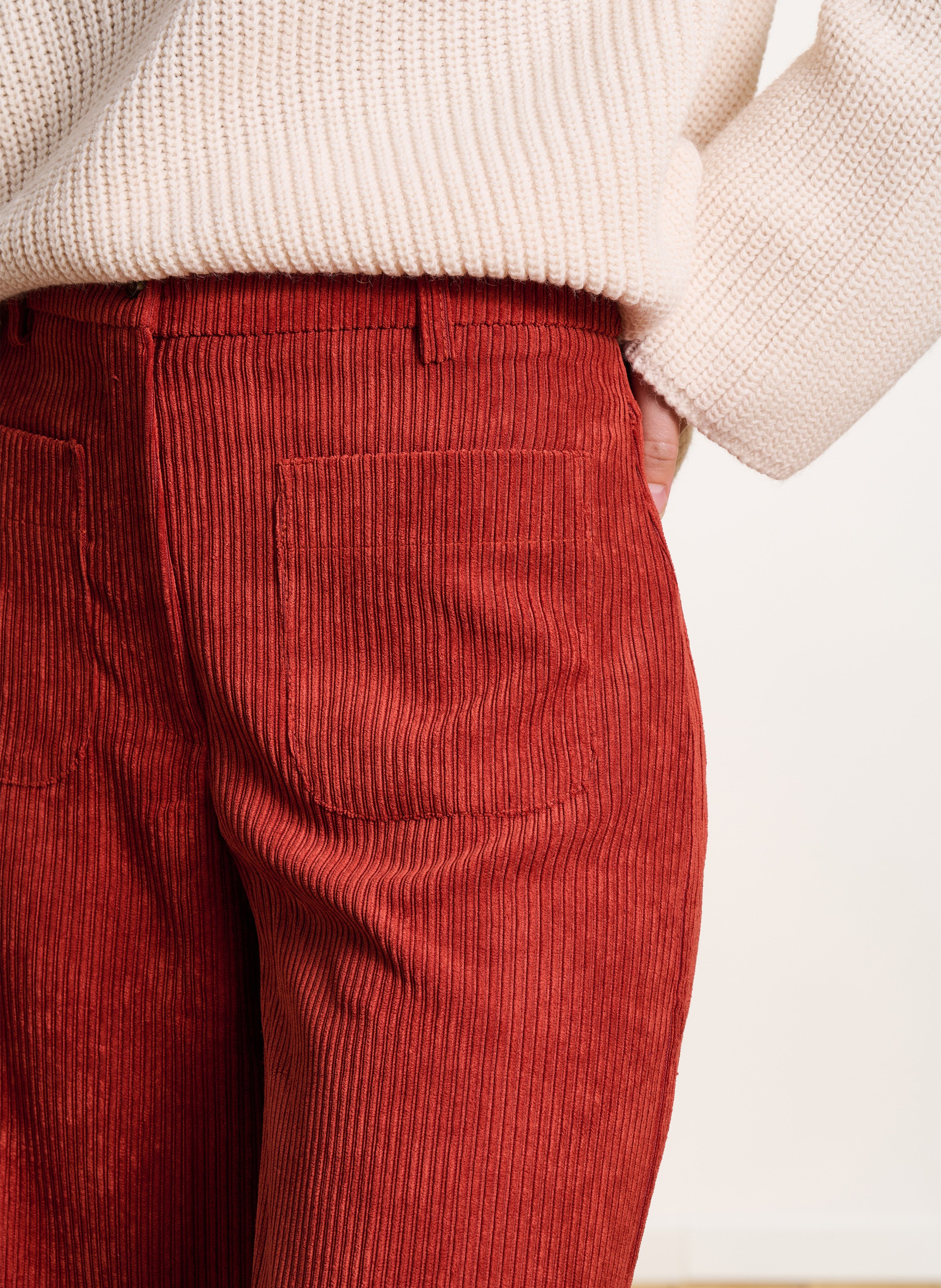Pantalon cropped en velours côtelé  LA FEE MARABOUTEE Rouge