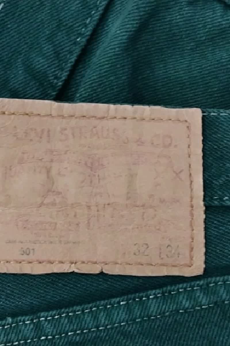 - Straight-leg jeans
- 5 pockets
- Straight cut
- Faded effect LEVI'S - Seconde main Green