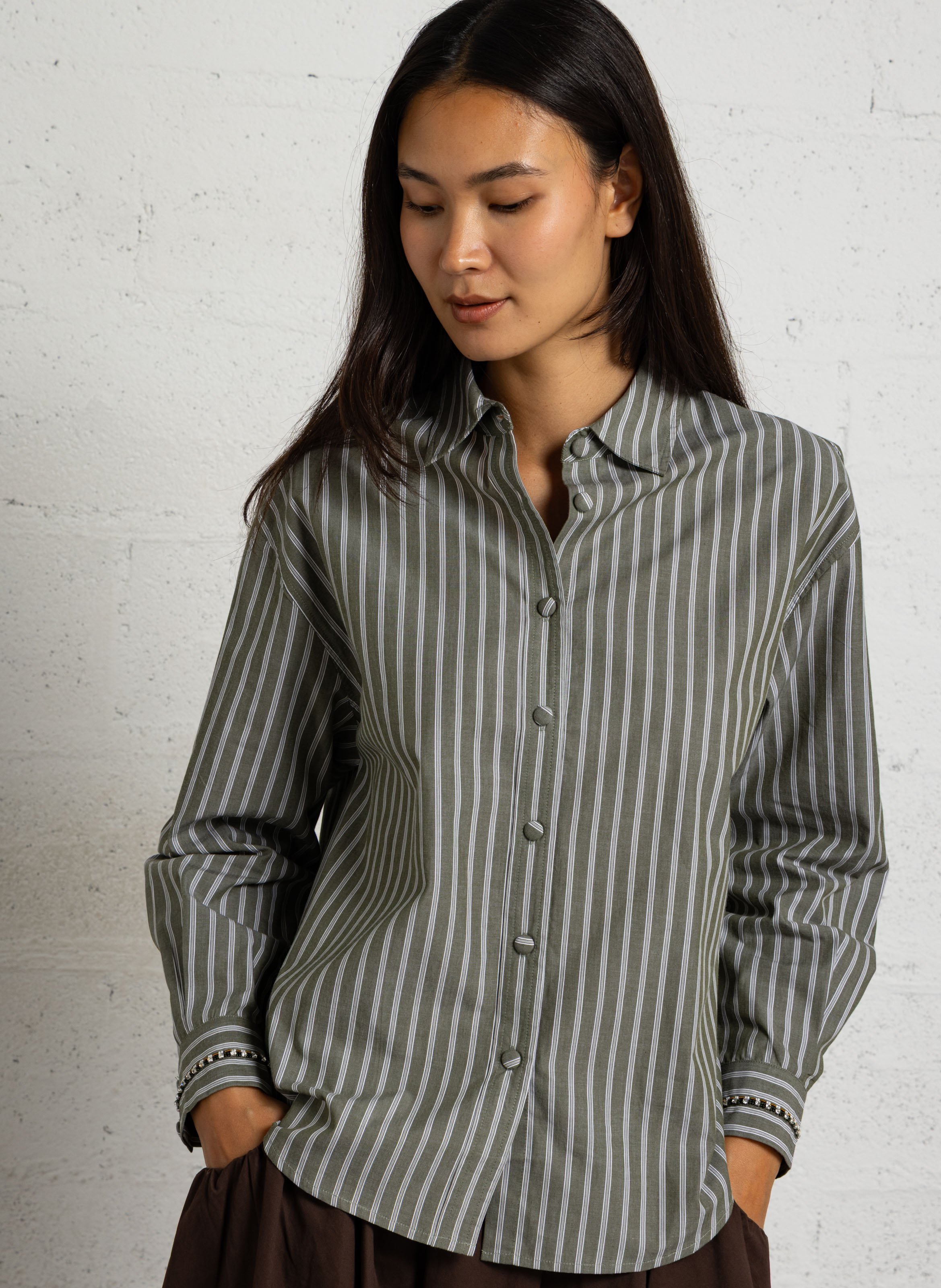 Baumwollbluse mit klassischem Kragen BELLA JONES Khaki