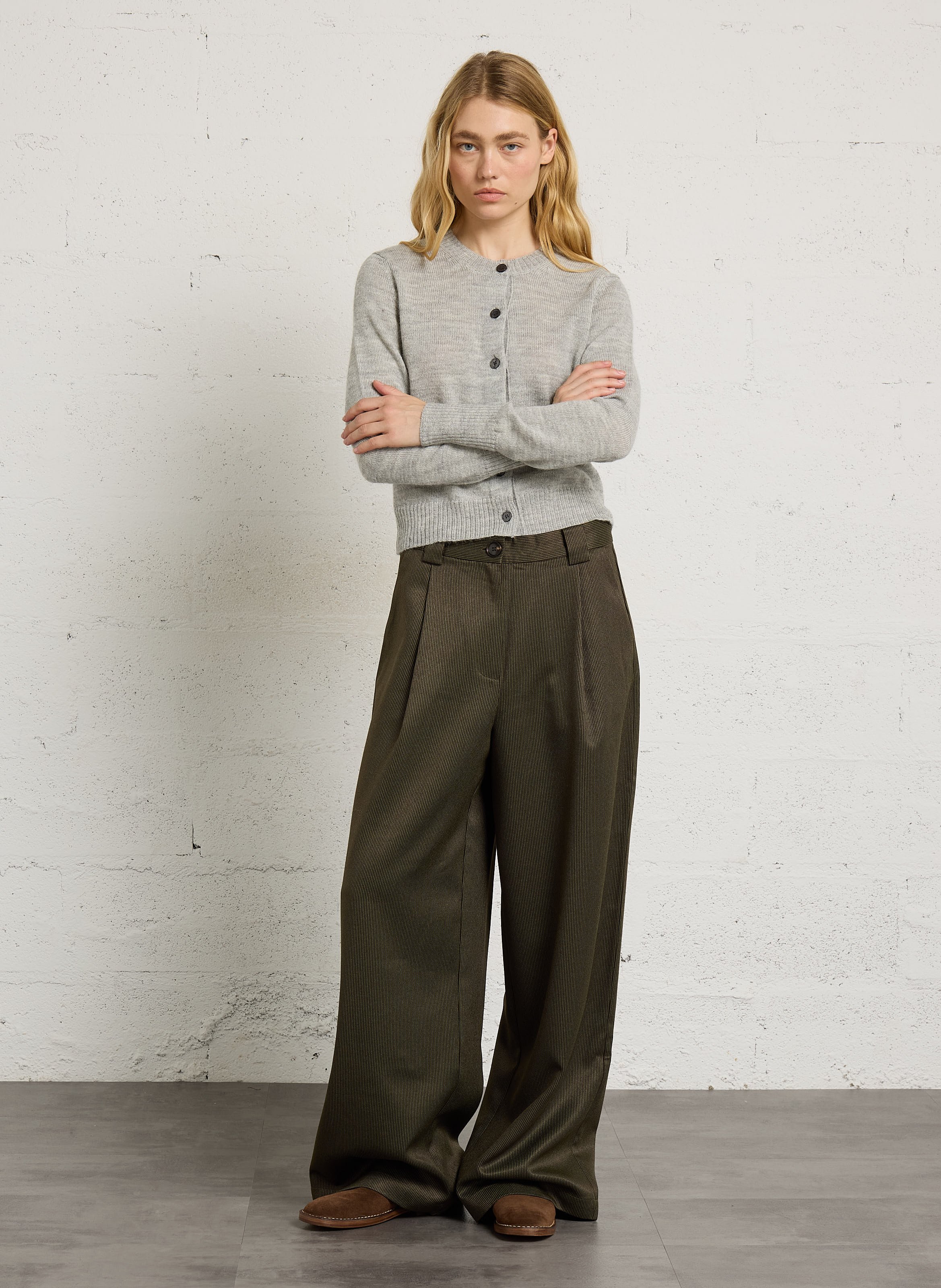 Gilet droit col rond en laine mérinos et alpaga SOEUR Gris