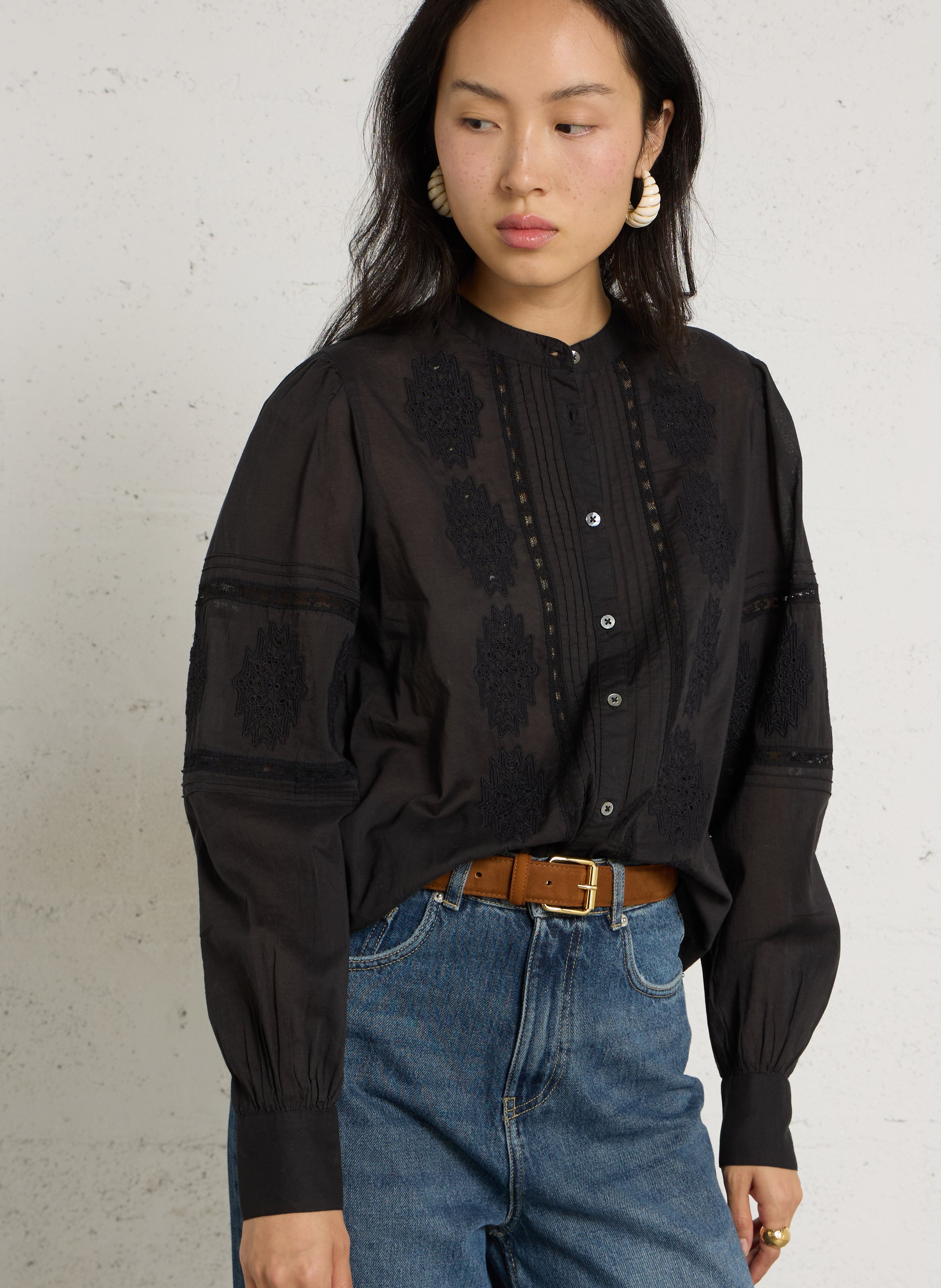 Rechte katoenen blouse met geborduurde ronde hals HARTFORD Zwart