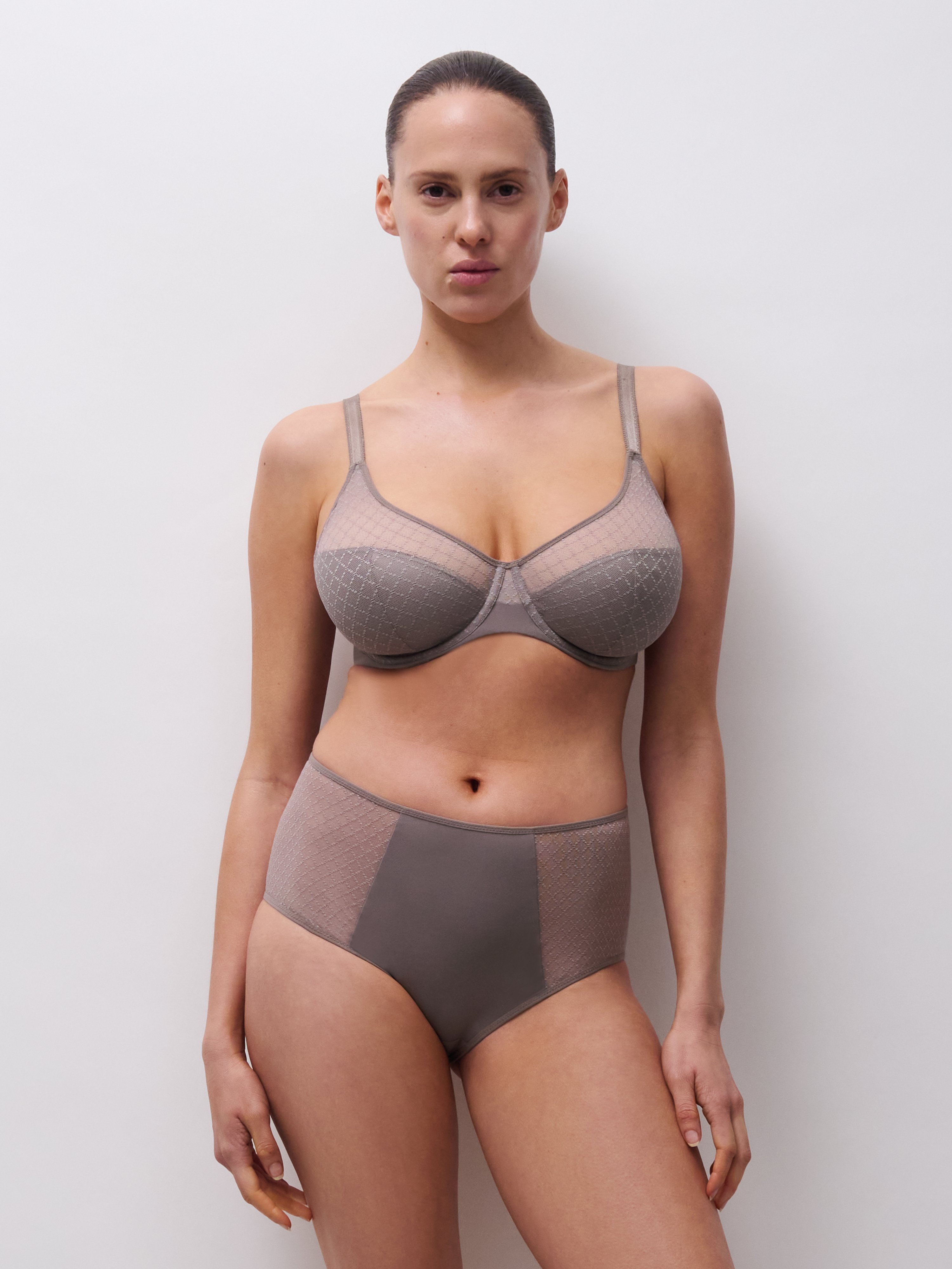 Moulded full-cup bra CHANTELLE Grey