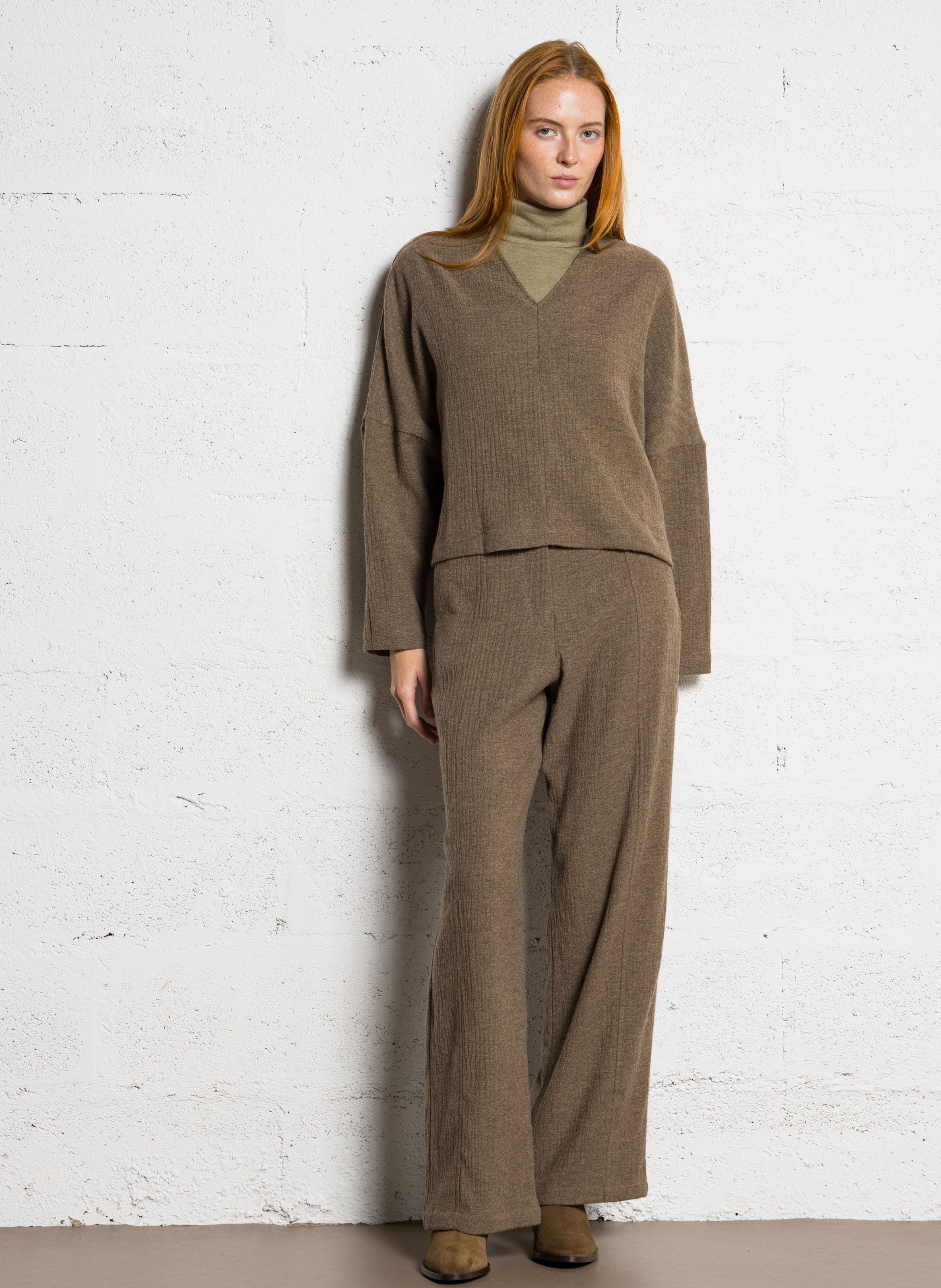 Weit geschnittenes Top mit V-Ausschnitt MASSCOB Braun