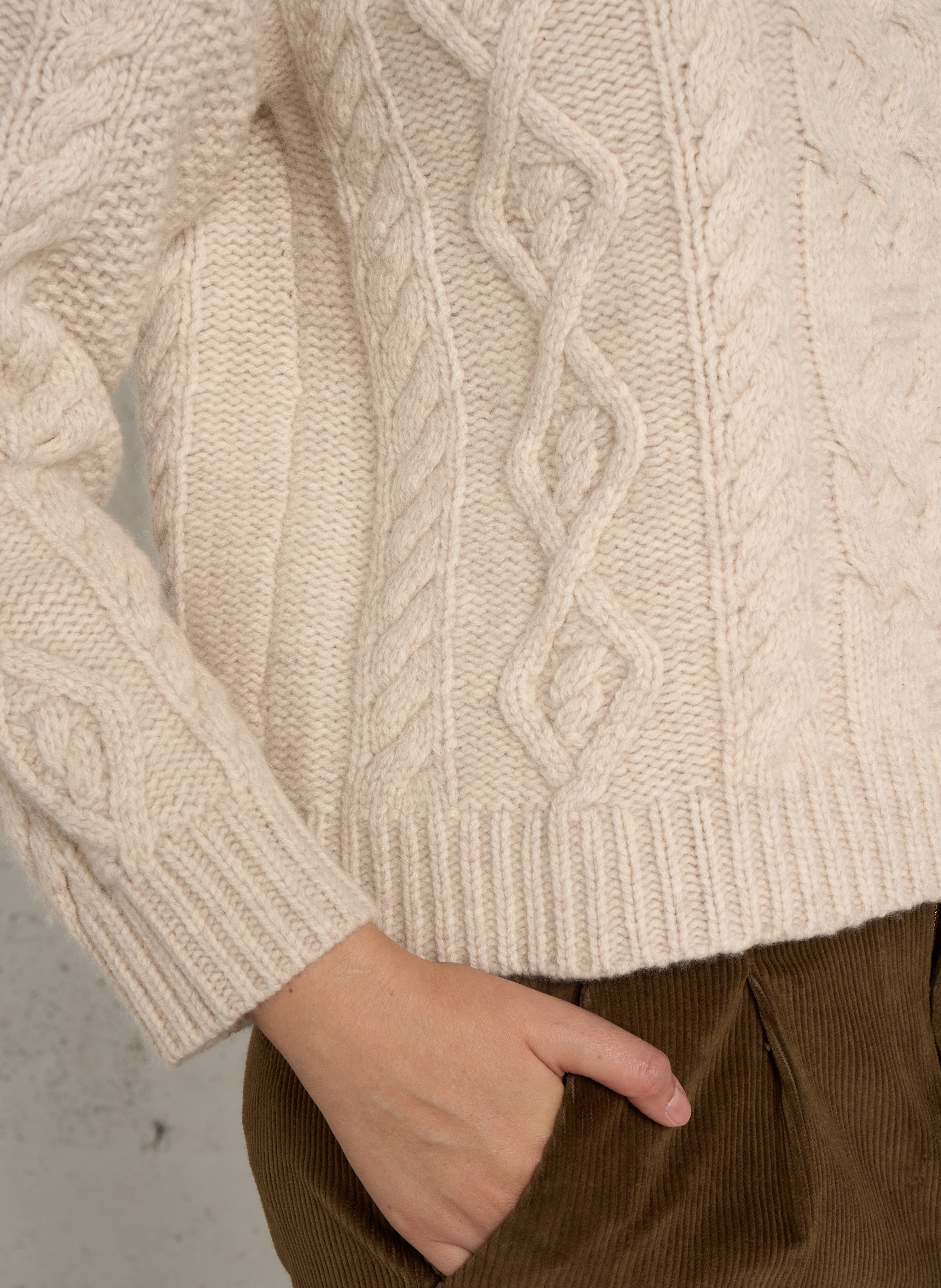 Rechte wollen coltrui met hoge hals LEON & HARPER Beige