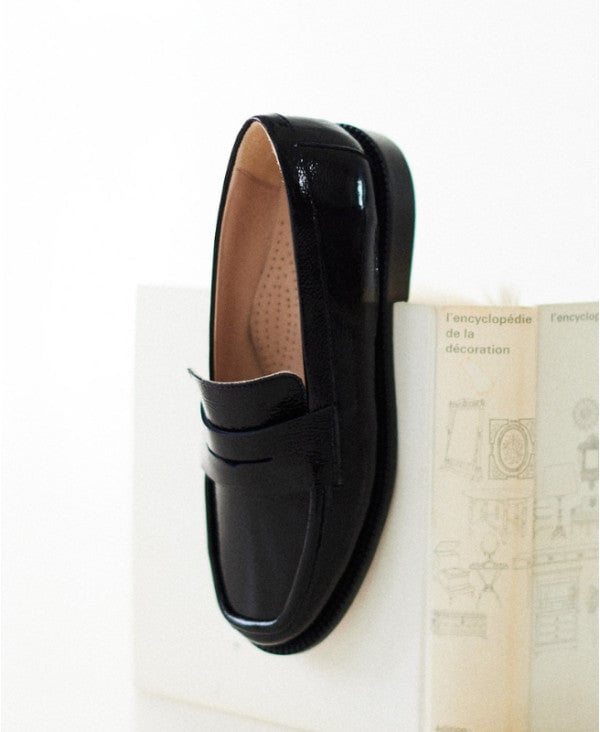 Crinkled patent leather loafers EMZI PARIS Black