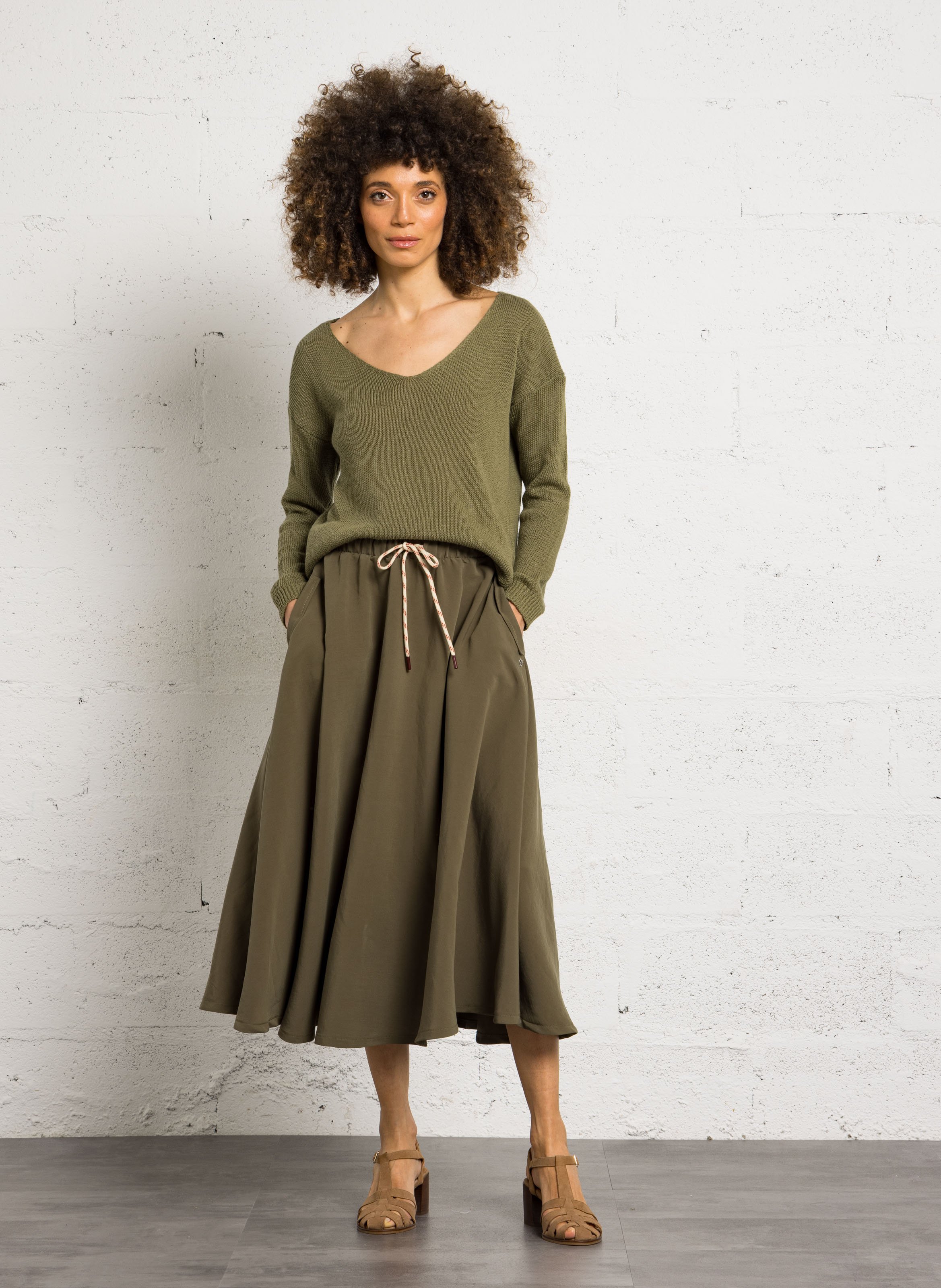 Ausgestellter Rock mit elastischer Taille in Uni PLEASE Khaki