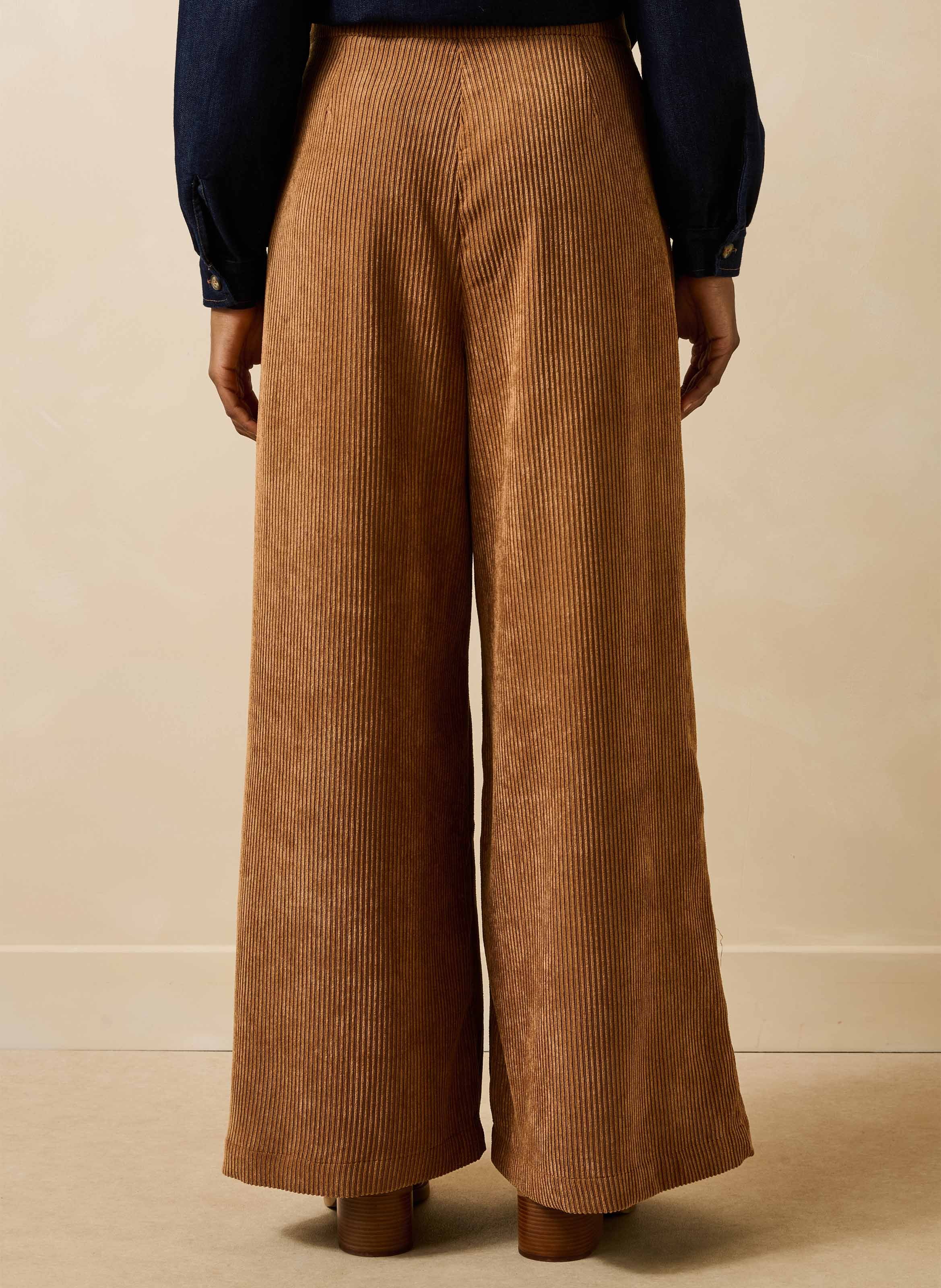 Weit geschnittene Cordhose LA FEE MARABOUTEE Braun