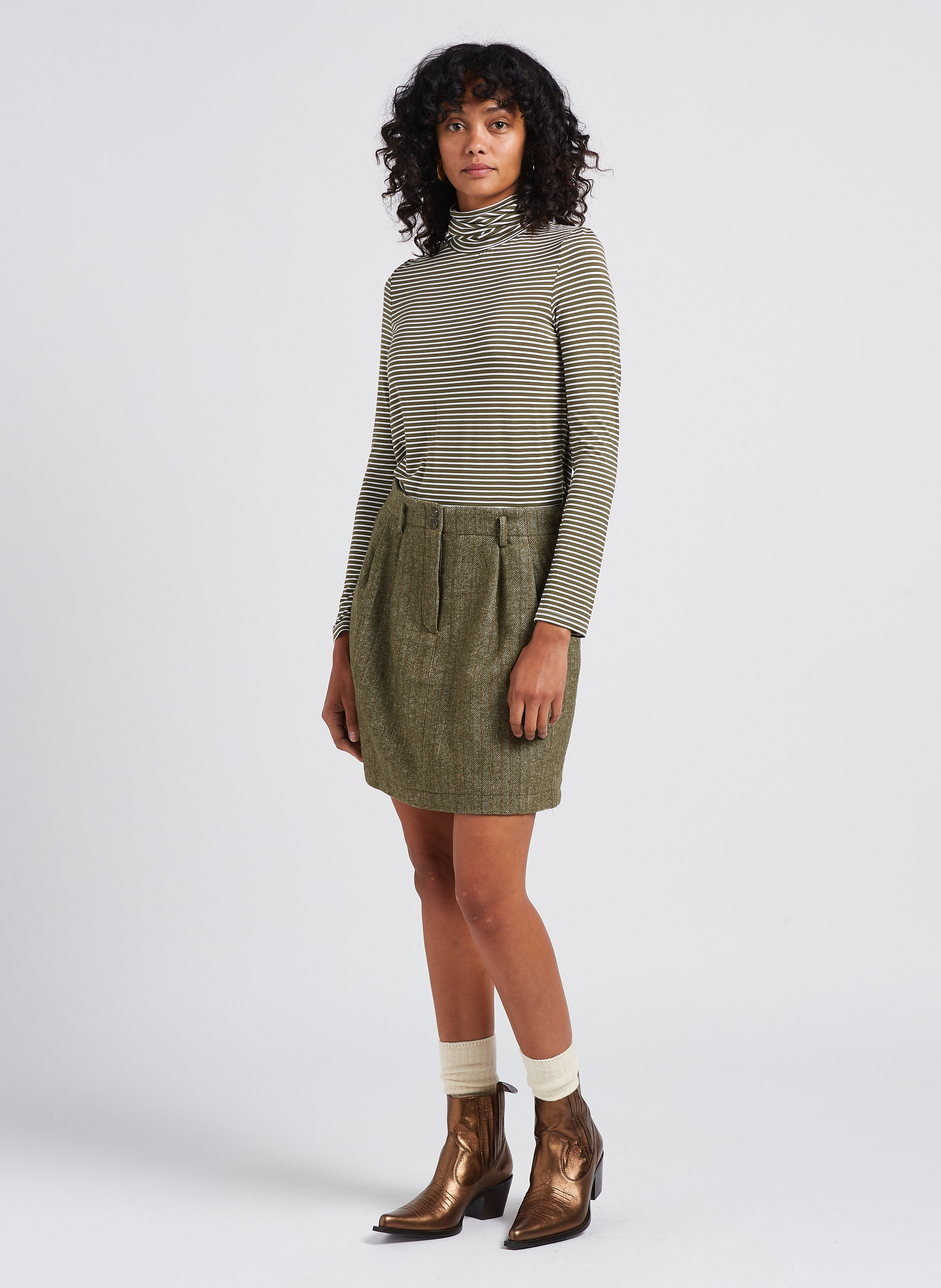 Green wool mini clearance skirt