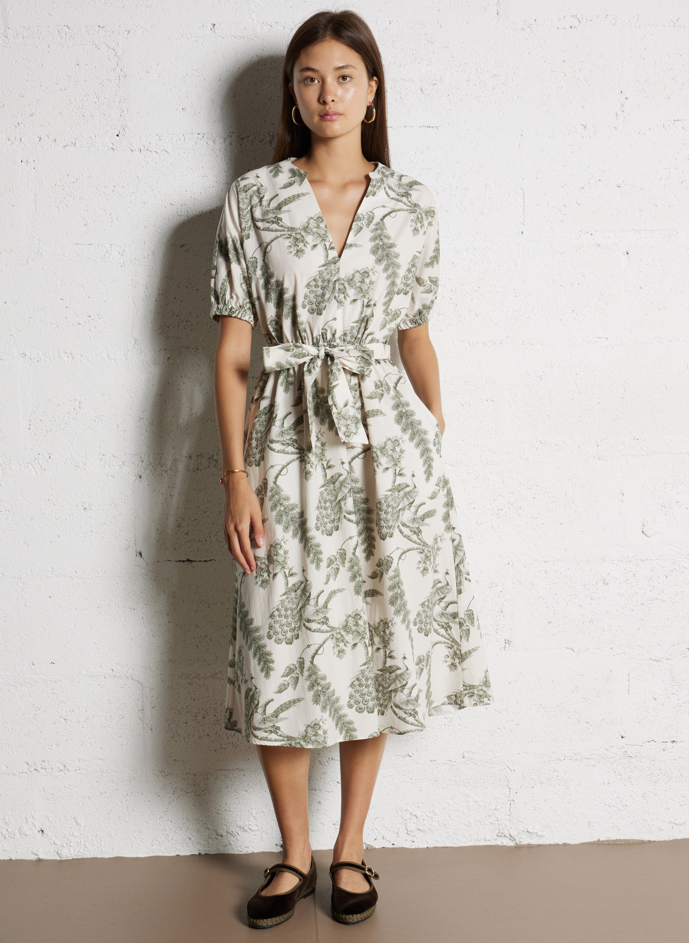 Halflange, katoenen jurk met V-hals MAISON 123 Kaki