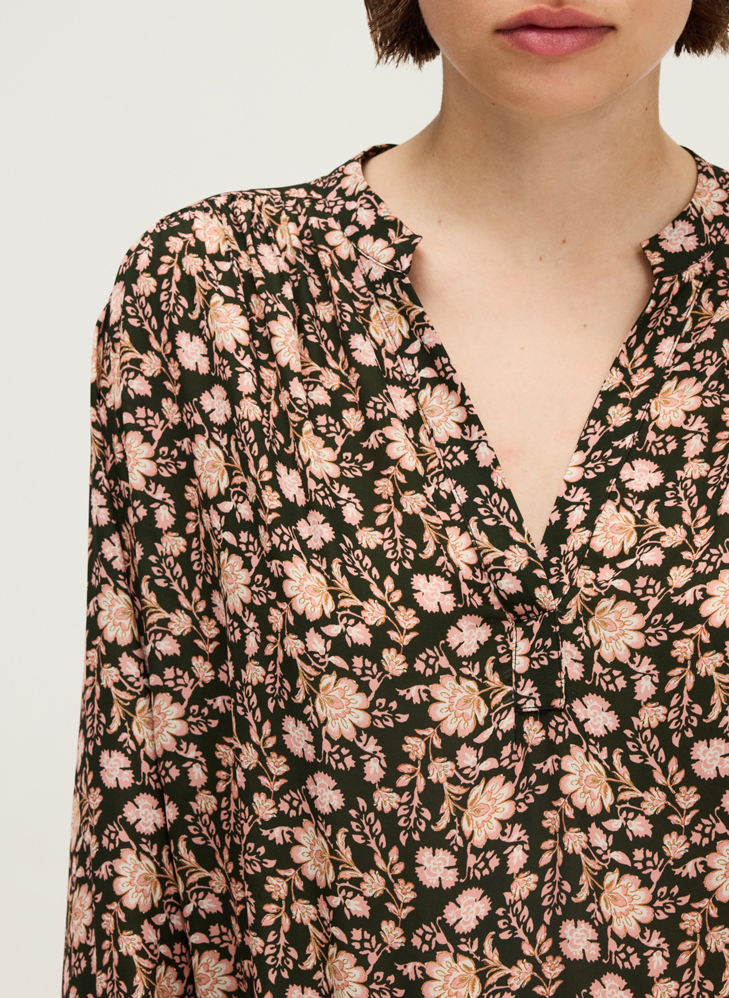 Tunisian collar blouse with floral pattern PABLO Khaki